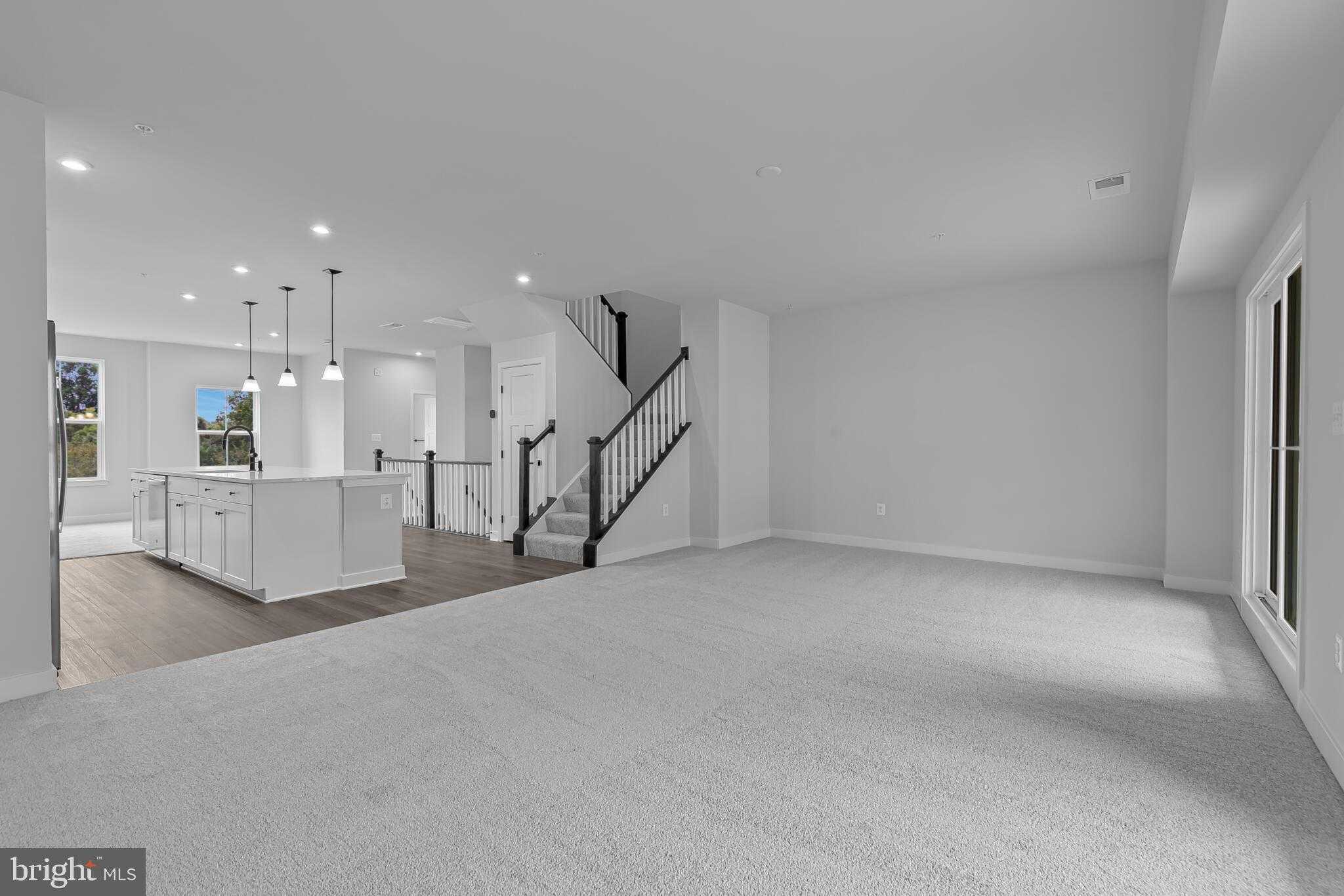 240 Matisse Pl photo 12