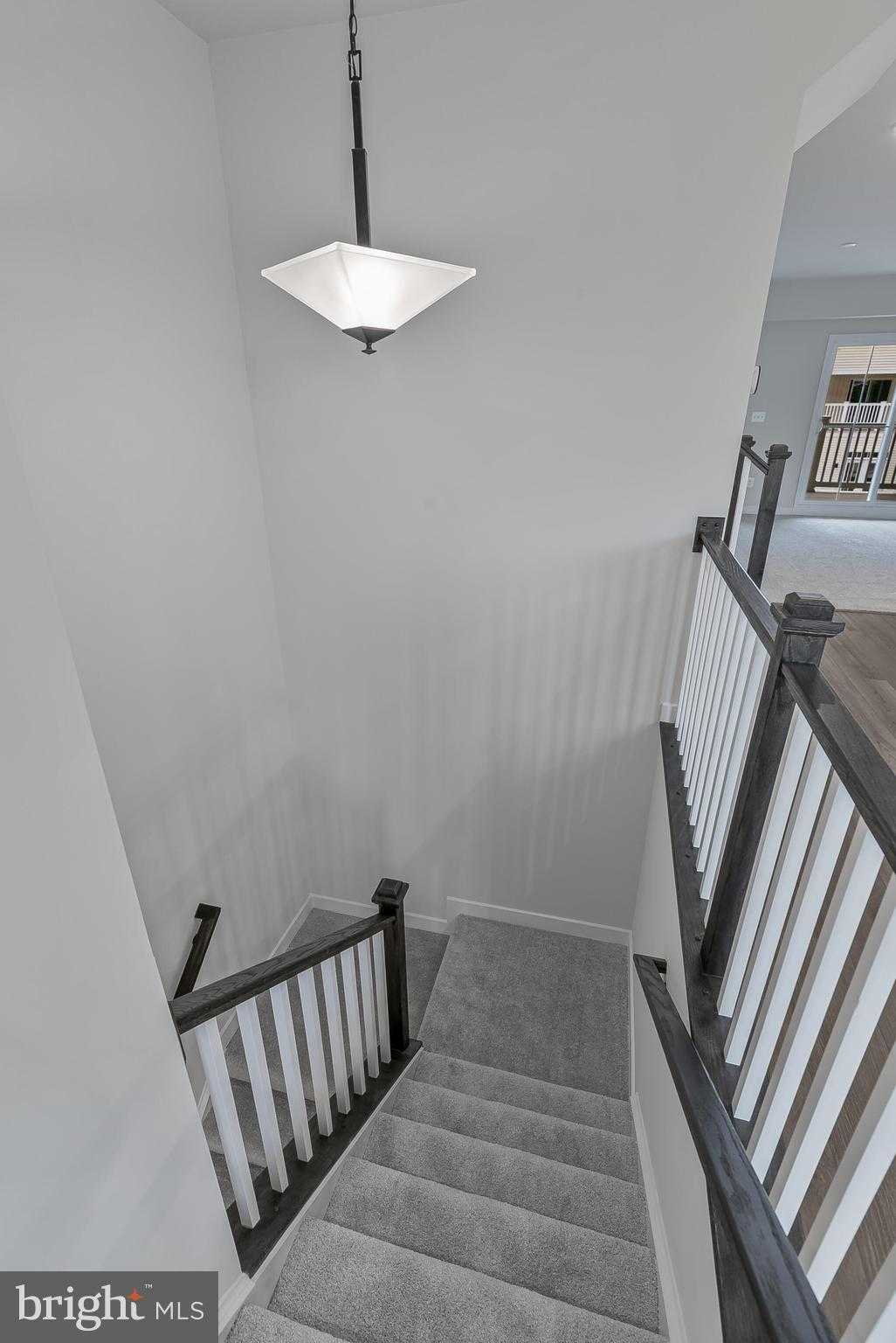 240 Matisse Pl photo 3