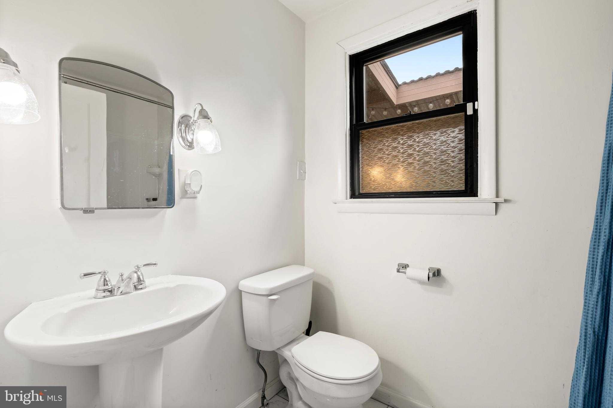 559 Belmont St photo 10