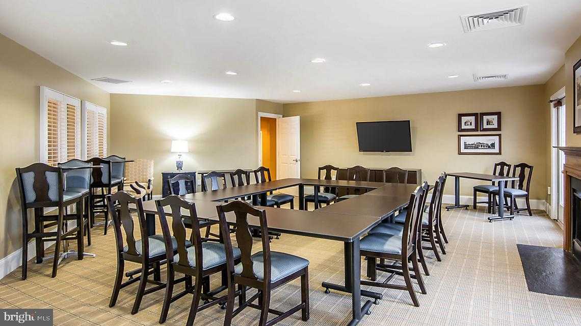 260 Oakmont Dr photo 18