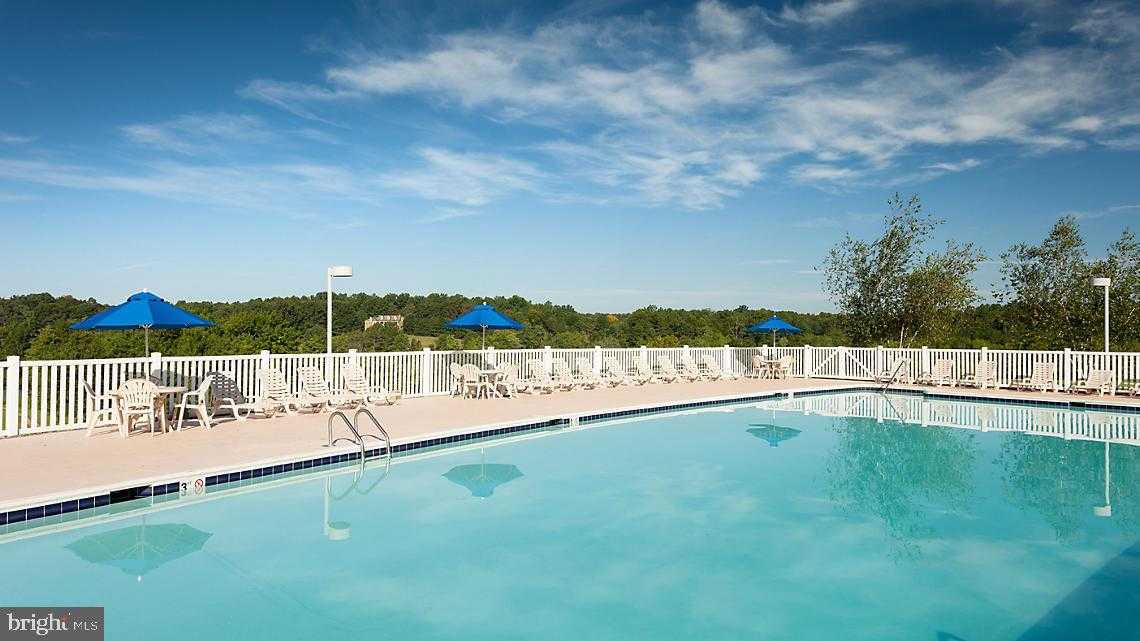 260 Oakmont Dr photo 4