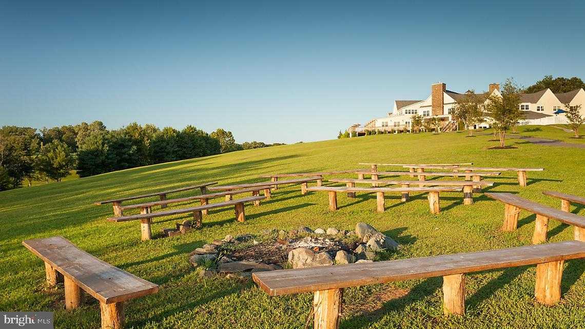 260 Oakmont Dr photo 9