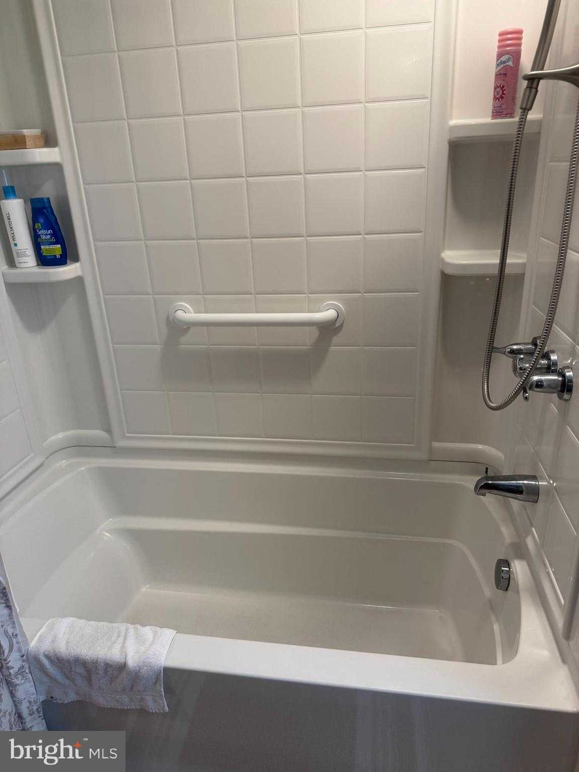 8 W Liberty St photo 22