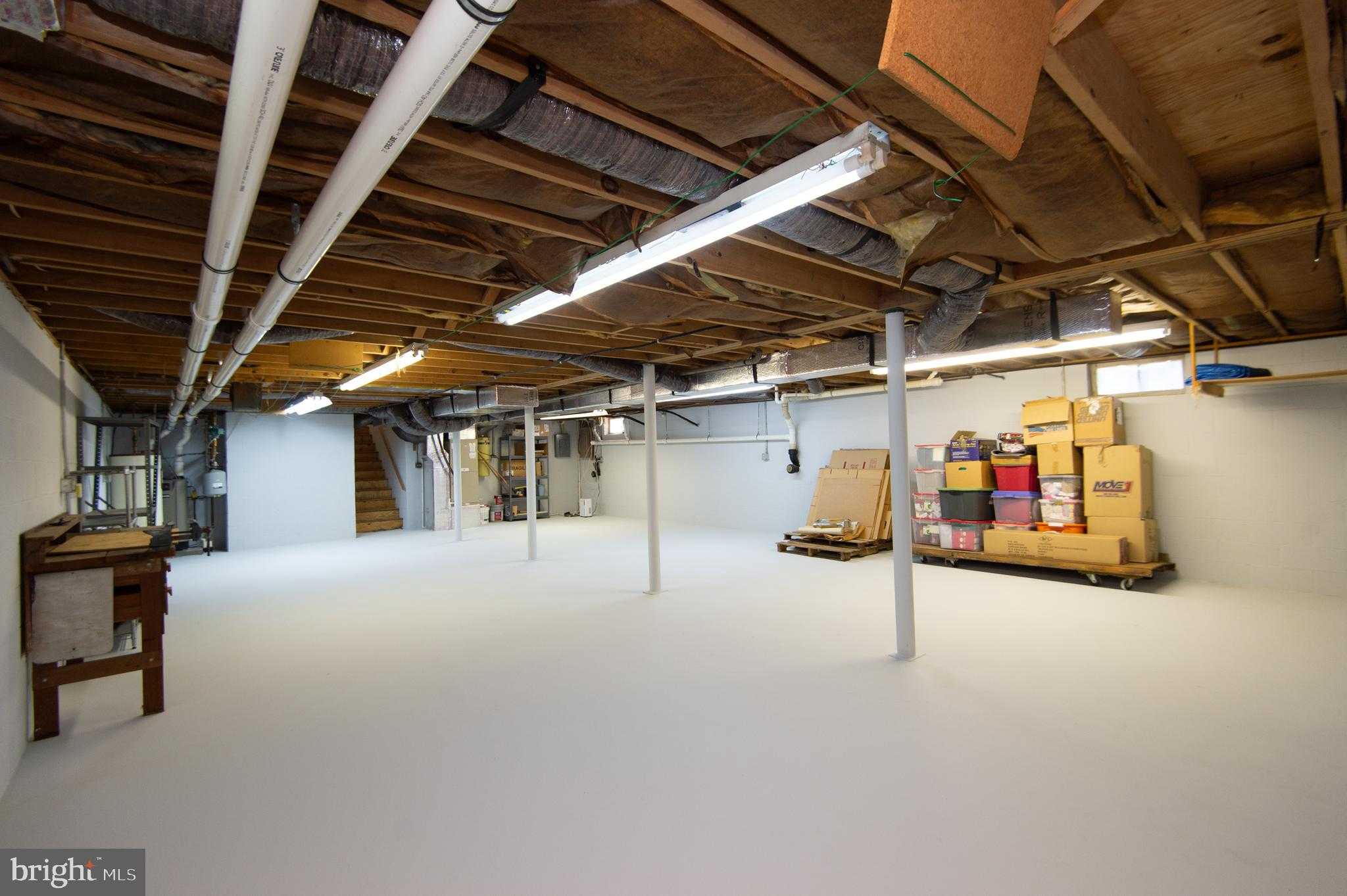 8 W Liberty St photo 37