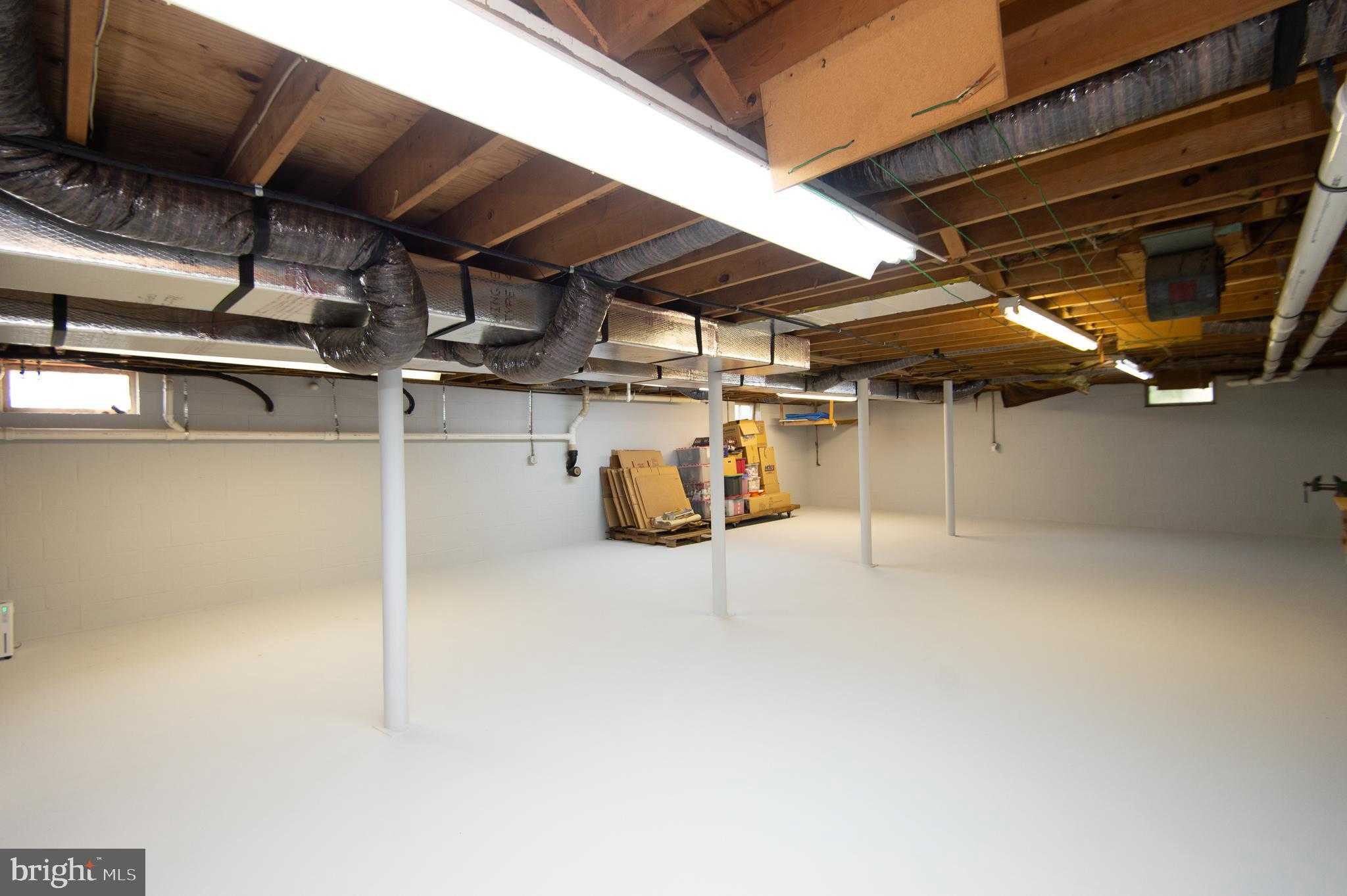 8 W Liberty St photo 39