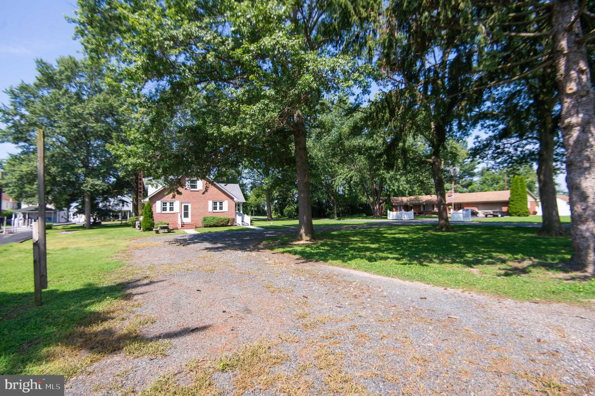 8 W Liberty St photo 43