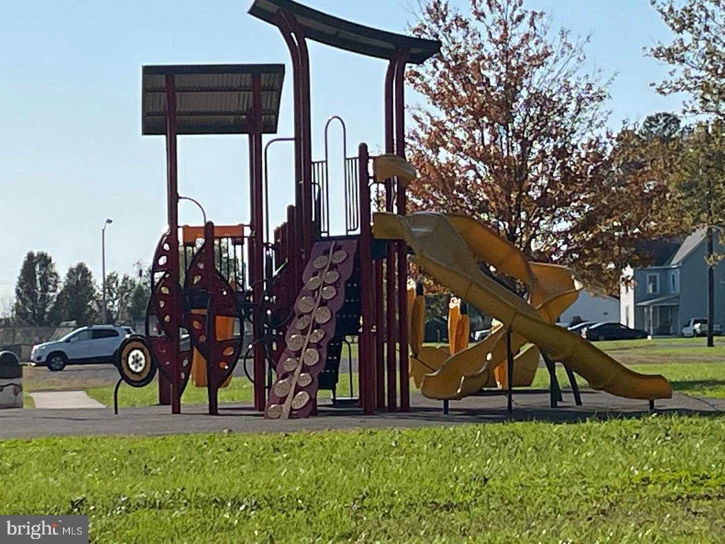 8 W Liberty St photo 53