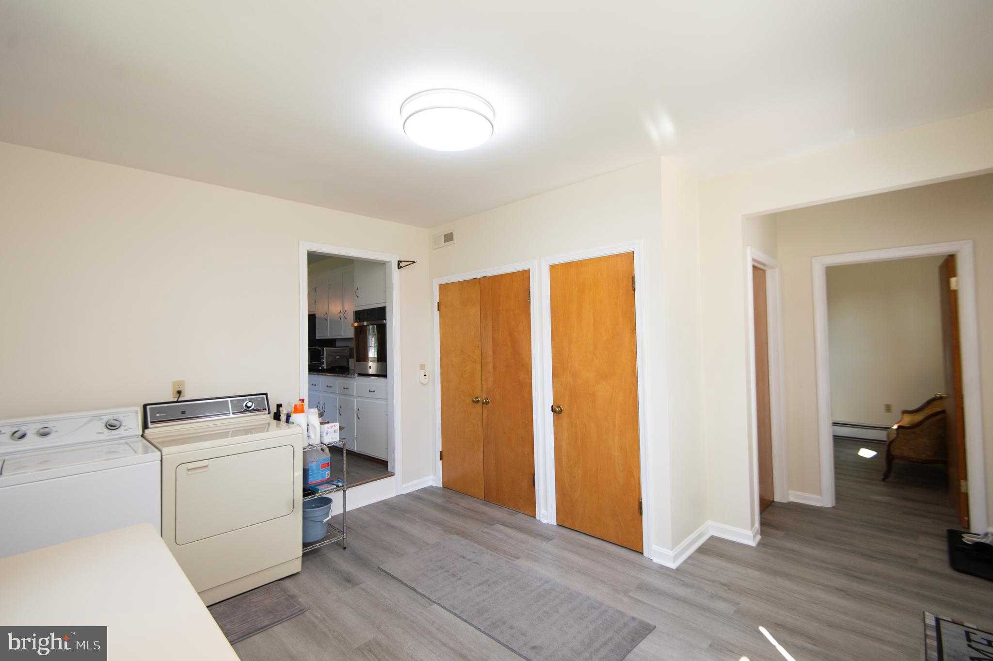 8 W Liberty St photo 7