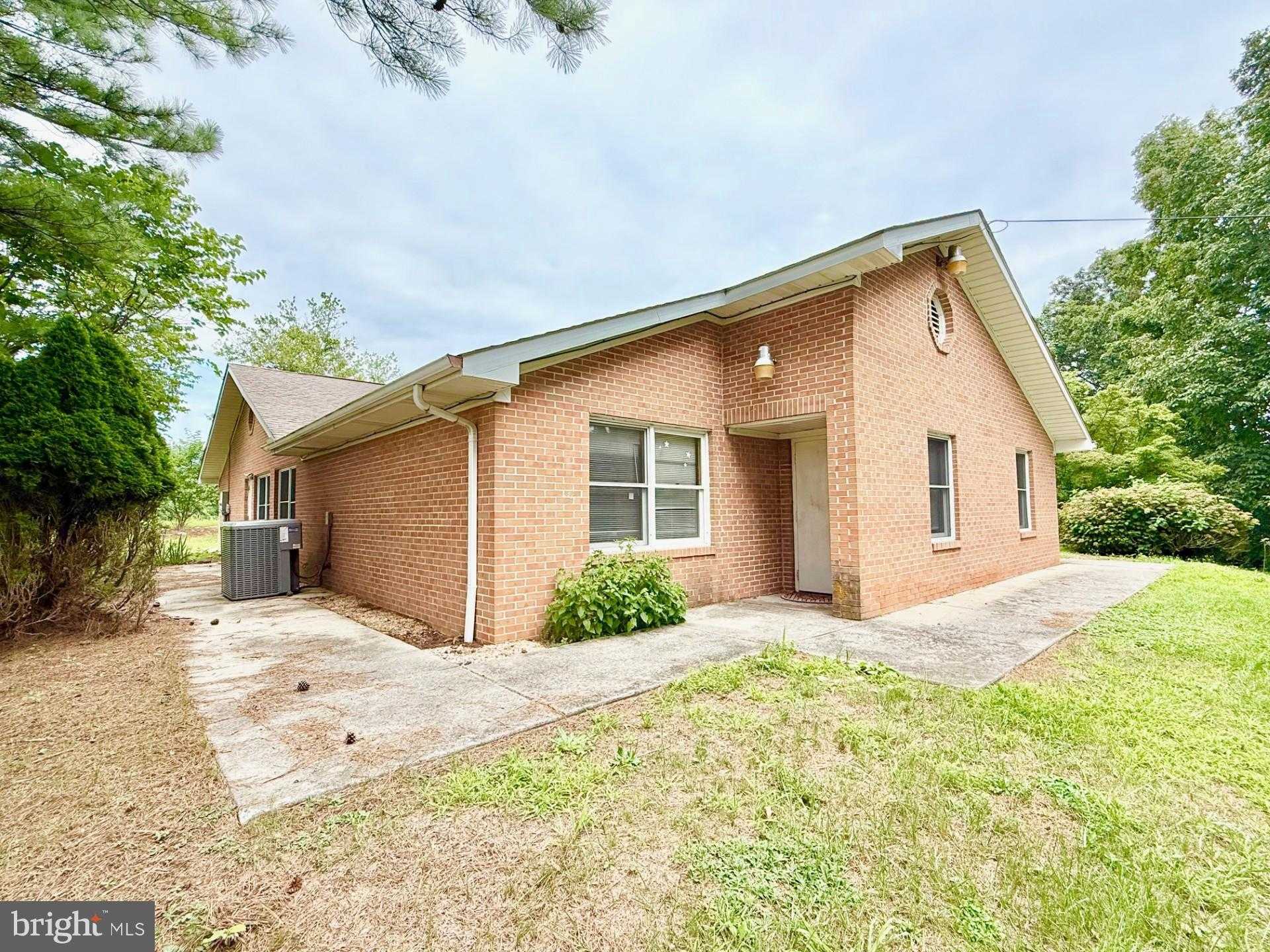 139 Glover Dr photo 5