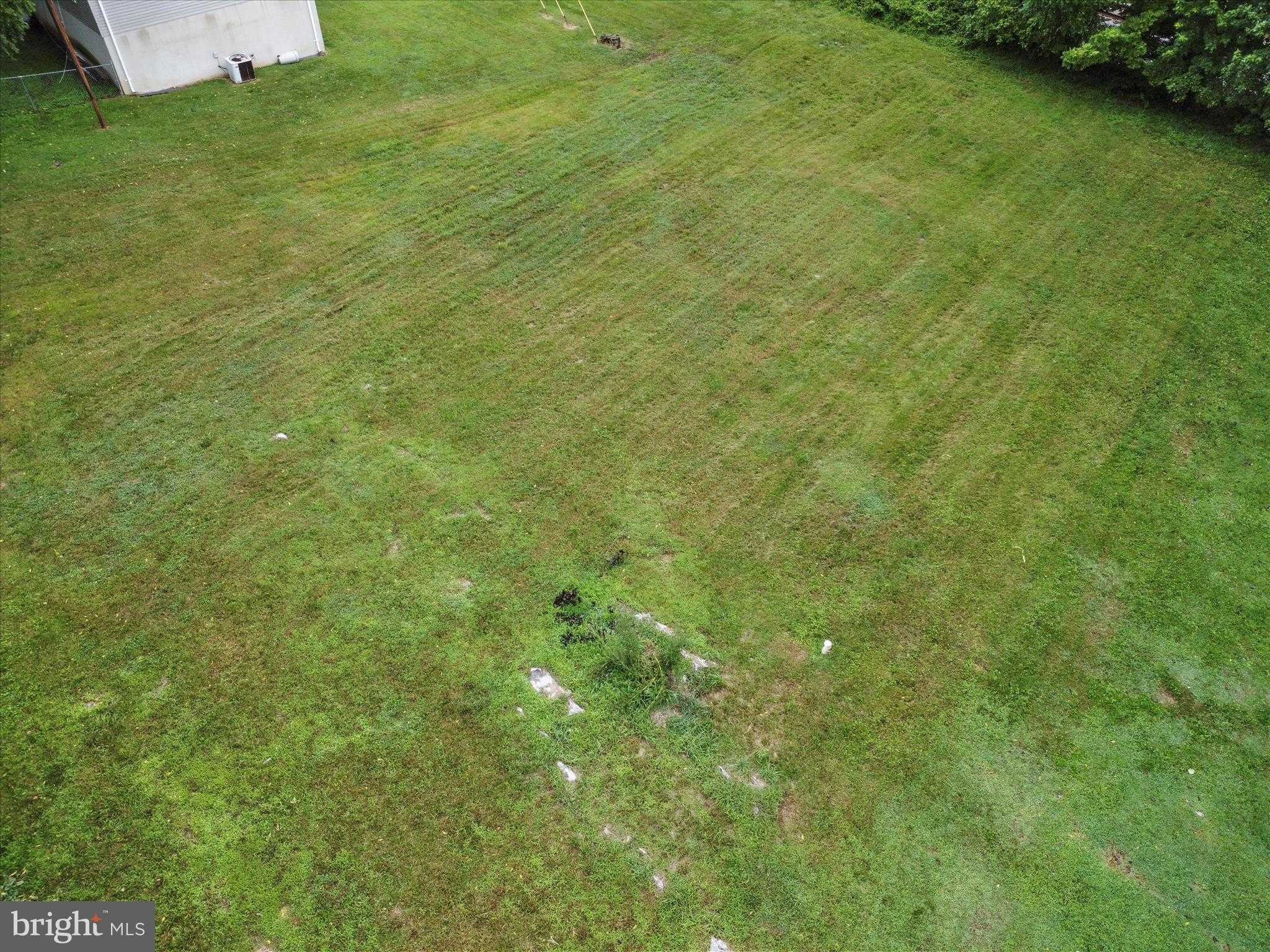 406 Burns St photo 16