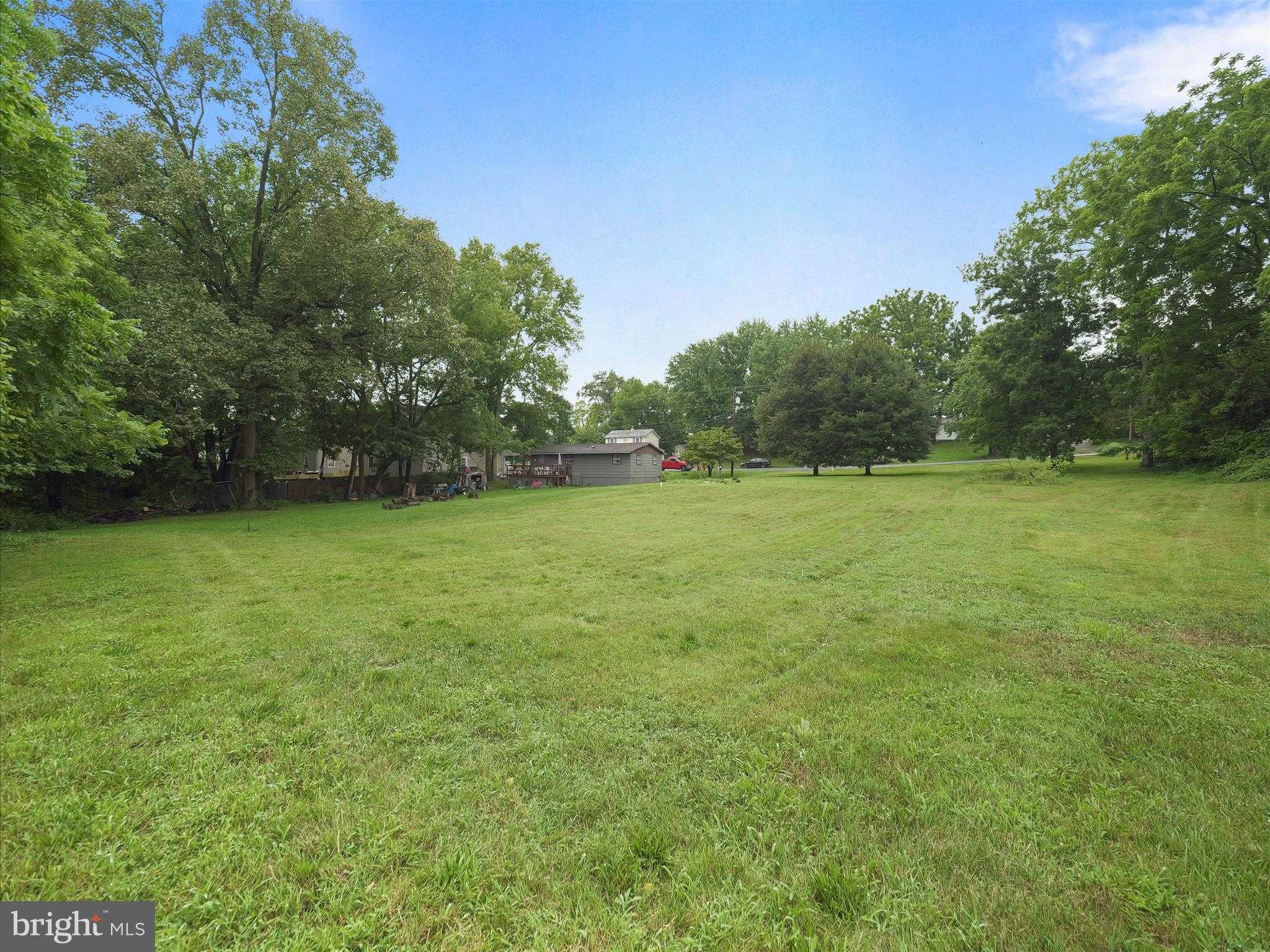 406 Burns St photo 30