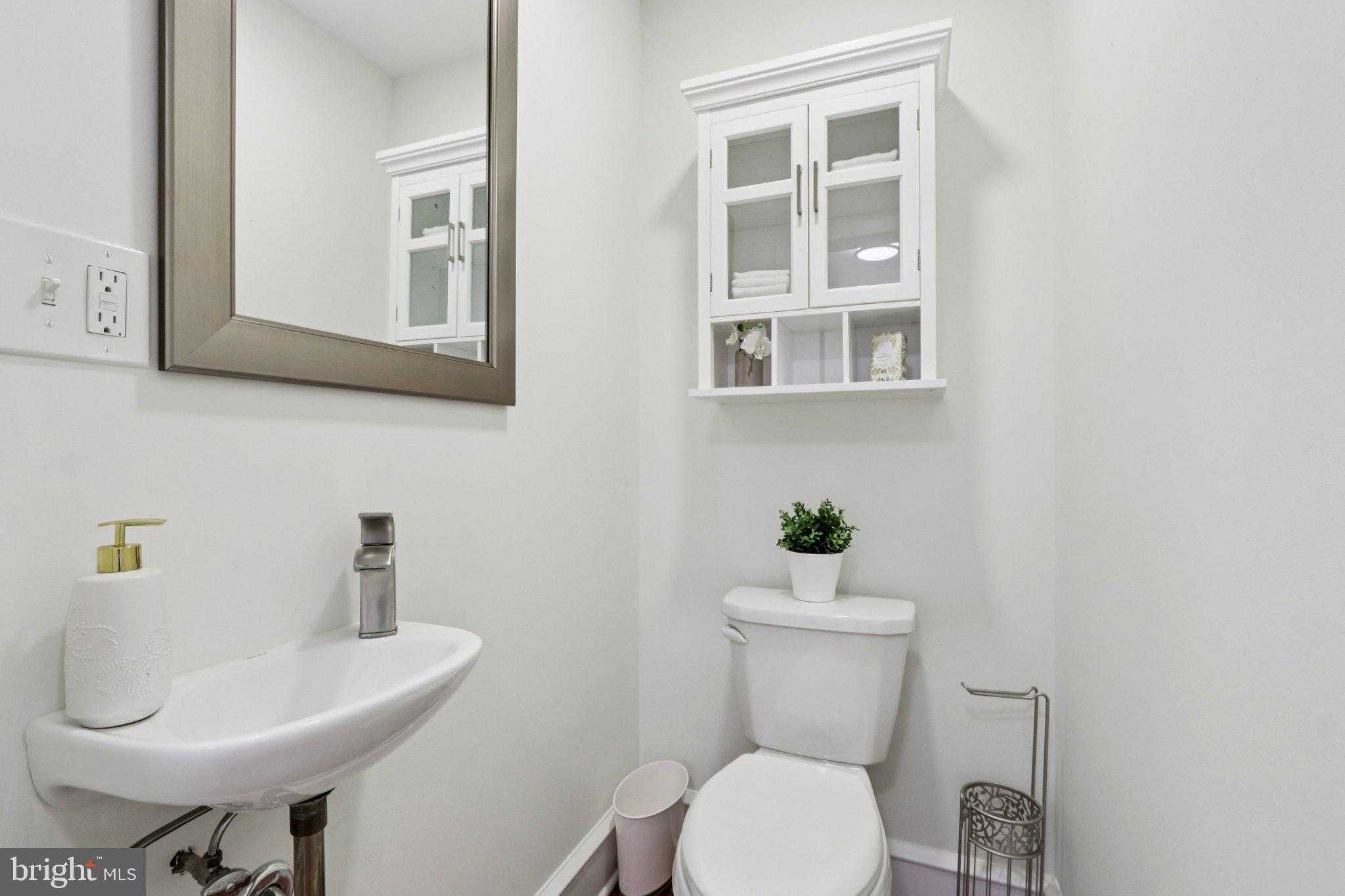 400 S 47th St # 02 photo 19