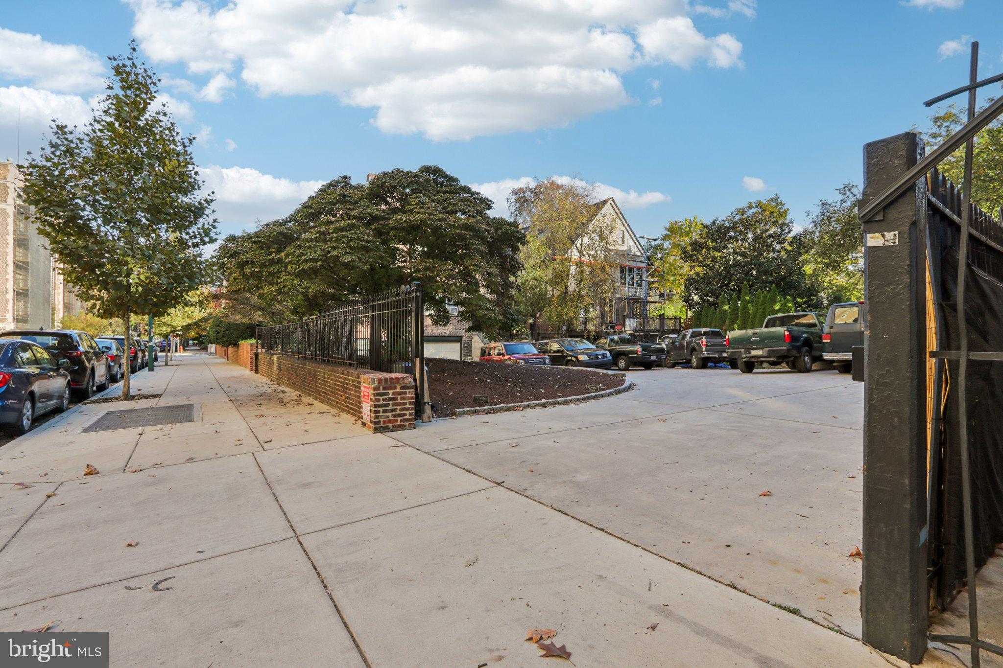 400 S 47th St # 02 photo 63