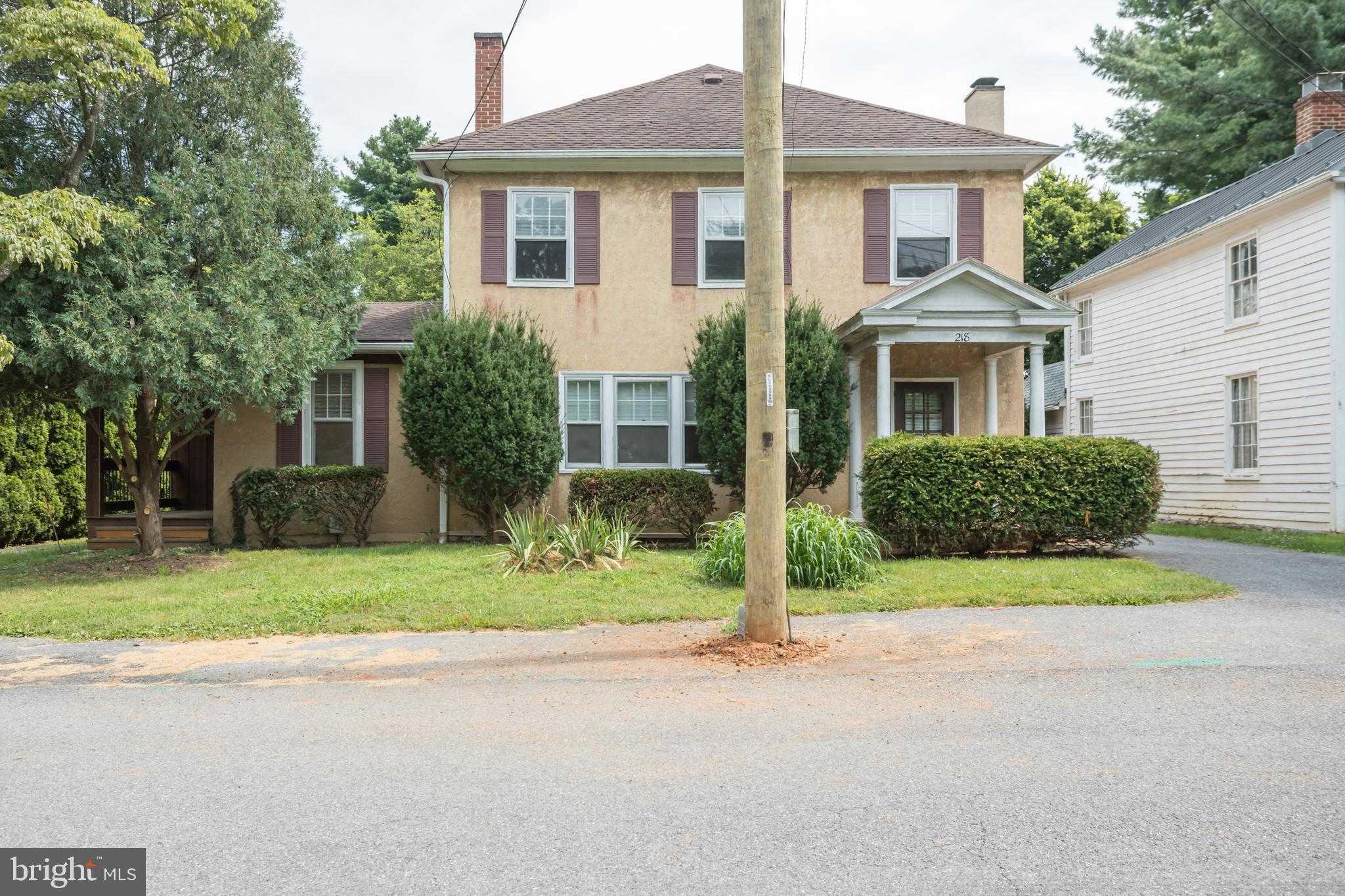 218 Treadwell St photo 3