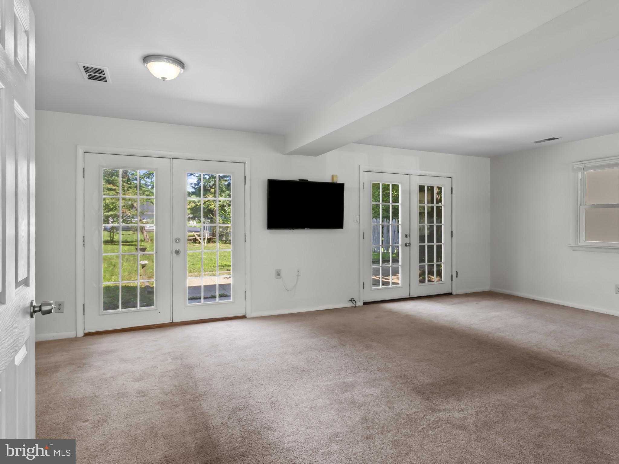 10806 Javins St photo 14