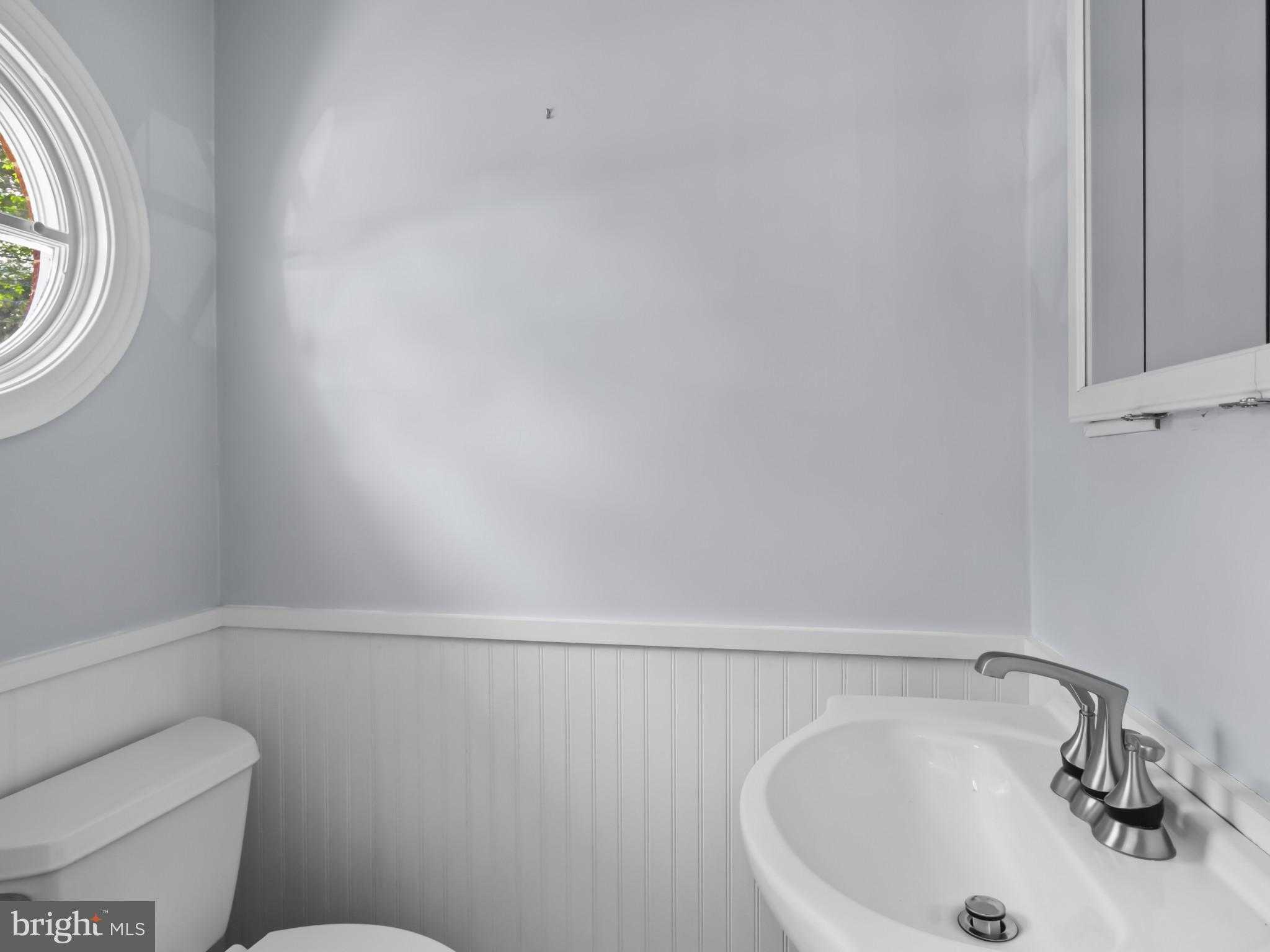 10806 Javins St photo 16