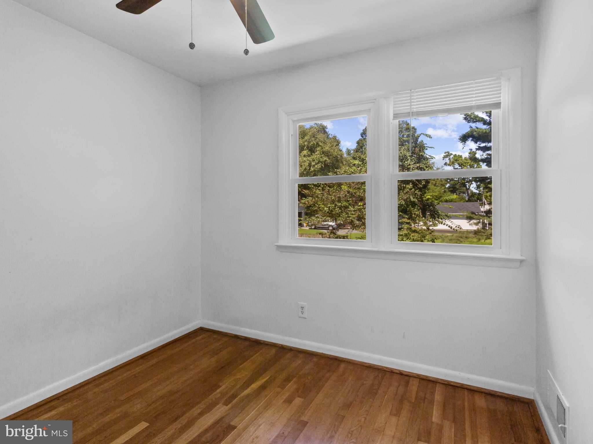 10806 Javins St photo 18