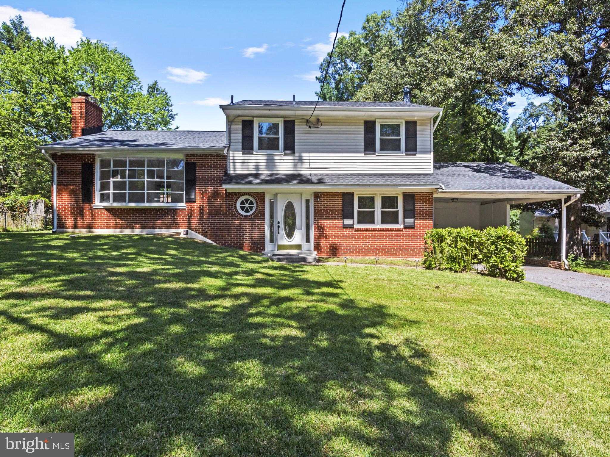 10806 Javins St photo 2