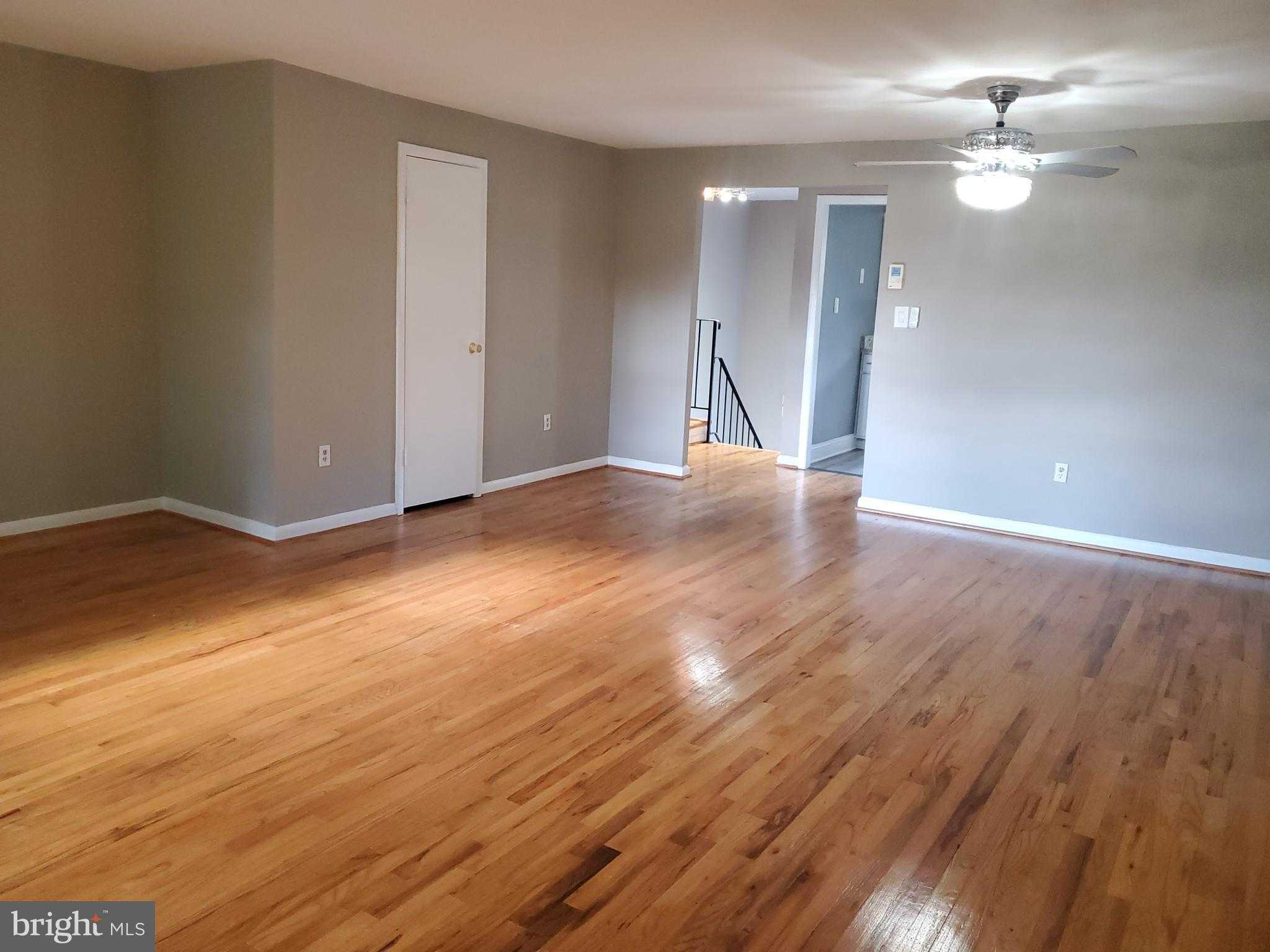 14 Englefield Sq photo 5