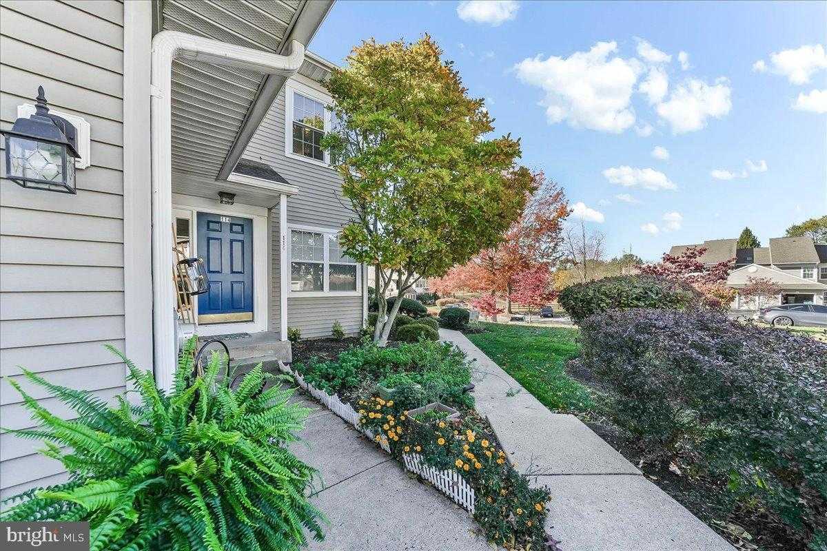 114 Stewarts CT photo 20