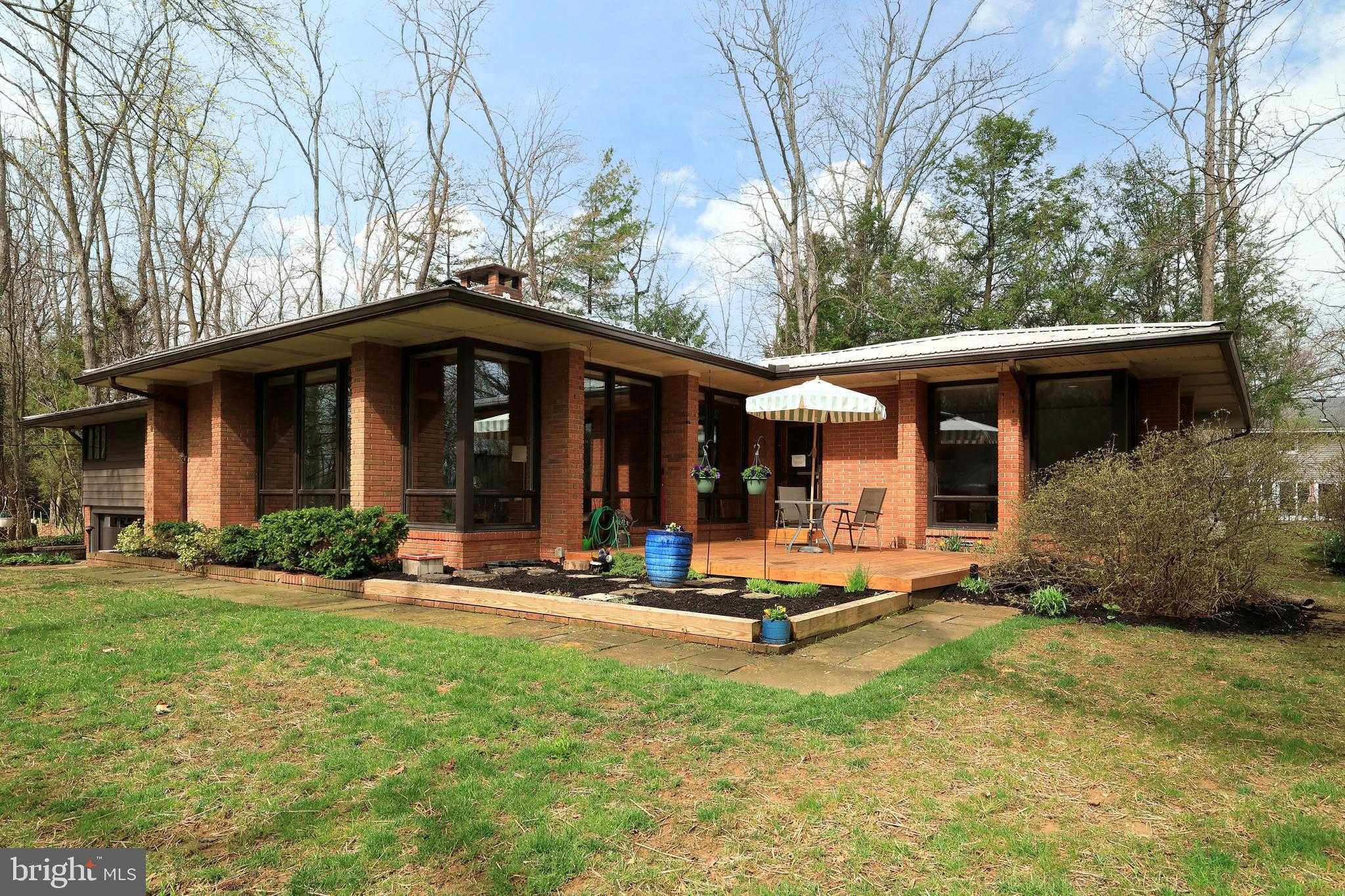 219 Ronan Dr, State College