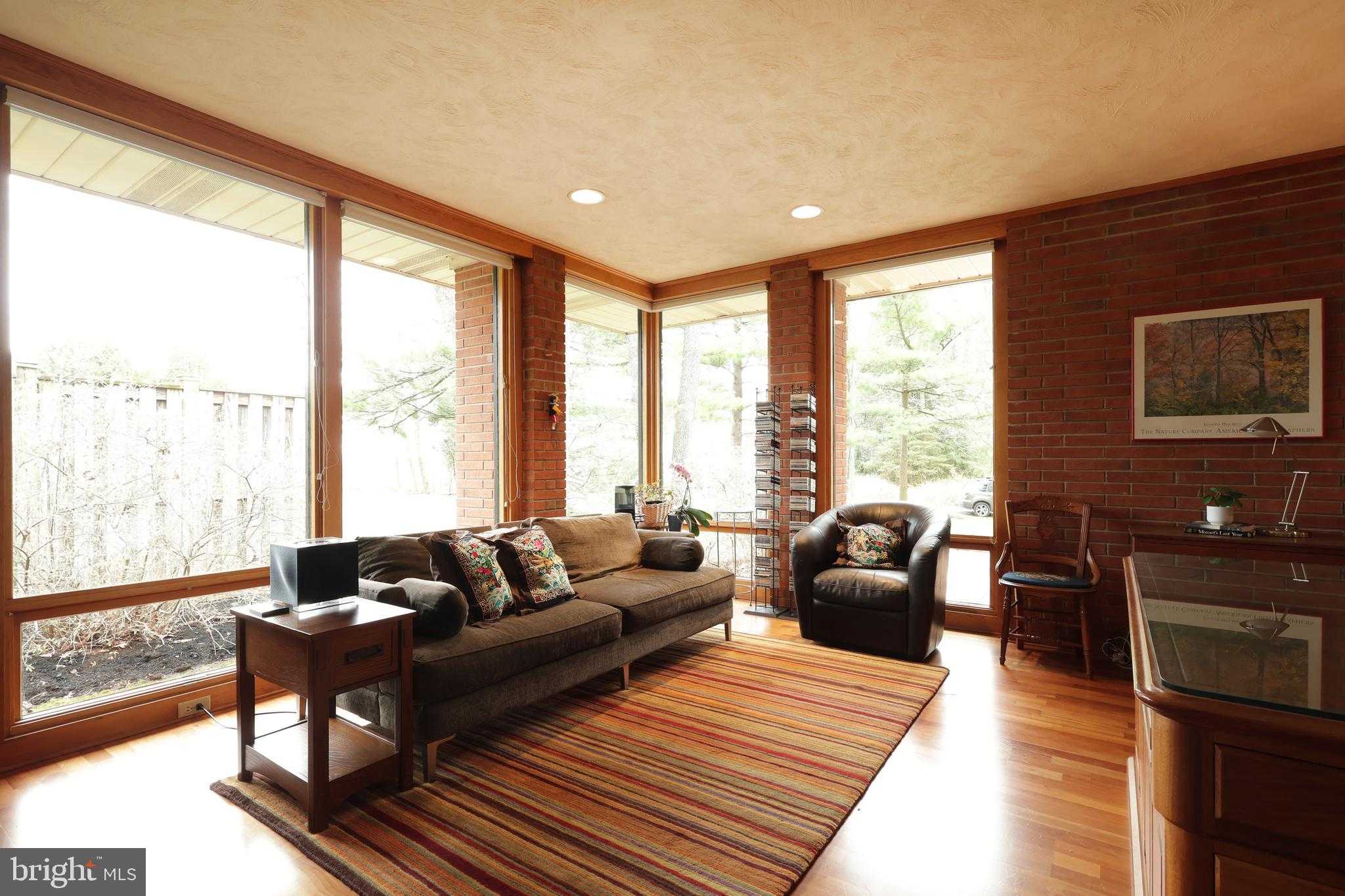 219 Ronan Dr photo 18