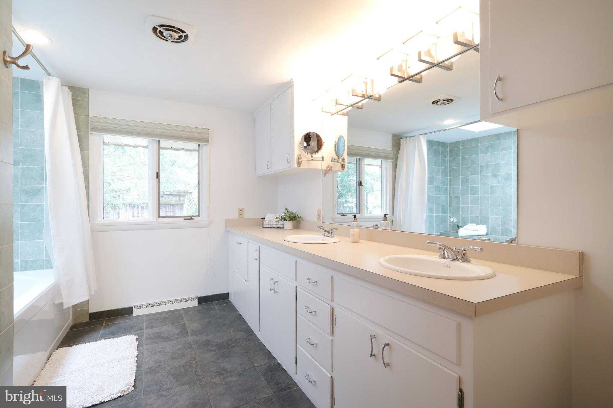 219 Ronan Dr photo 42