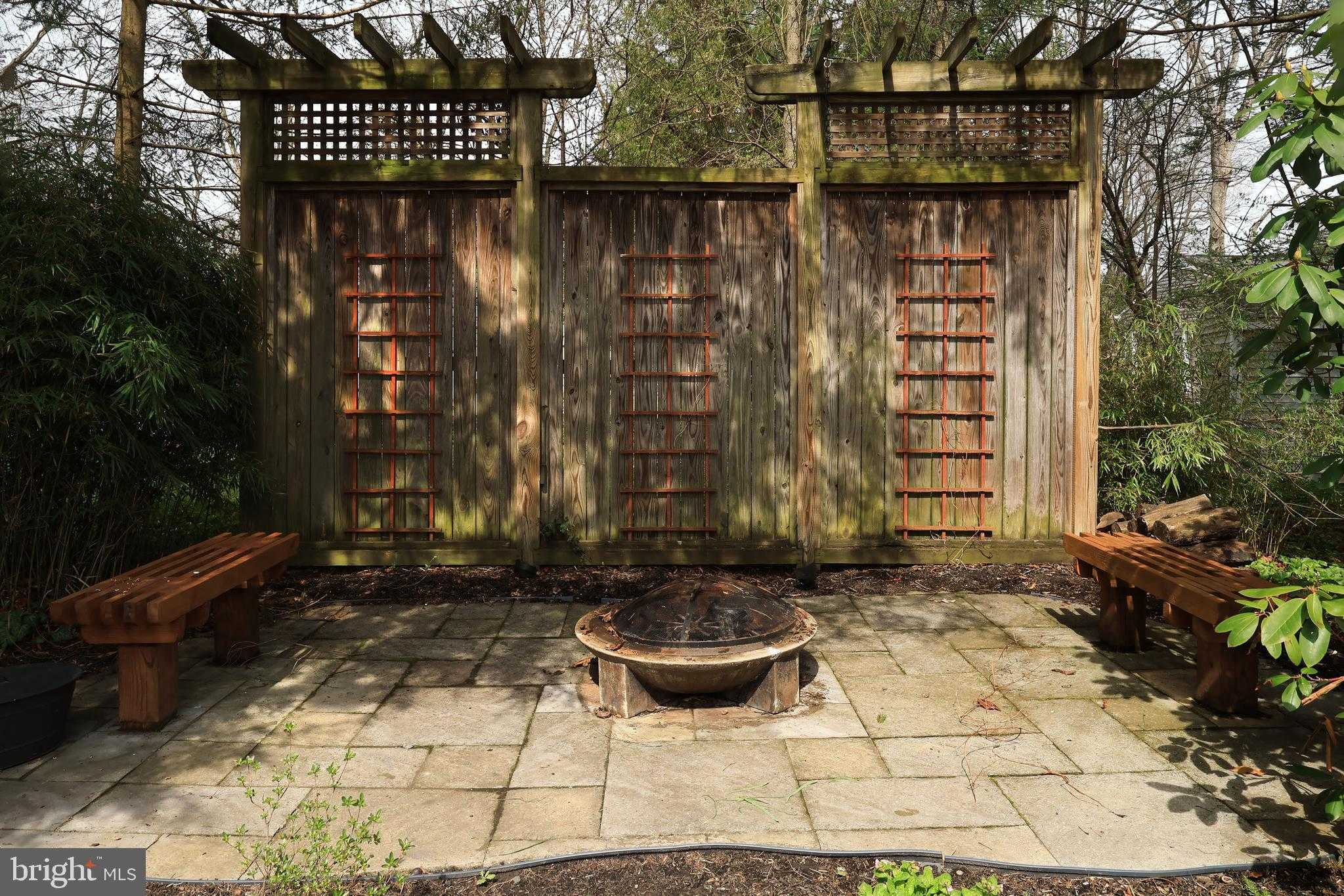 219 Ronan Dr photo 64