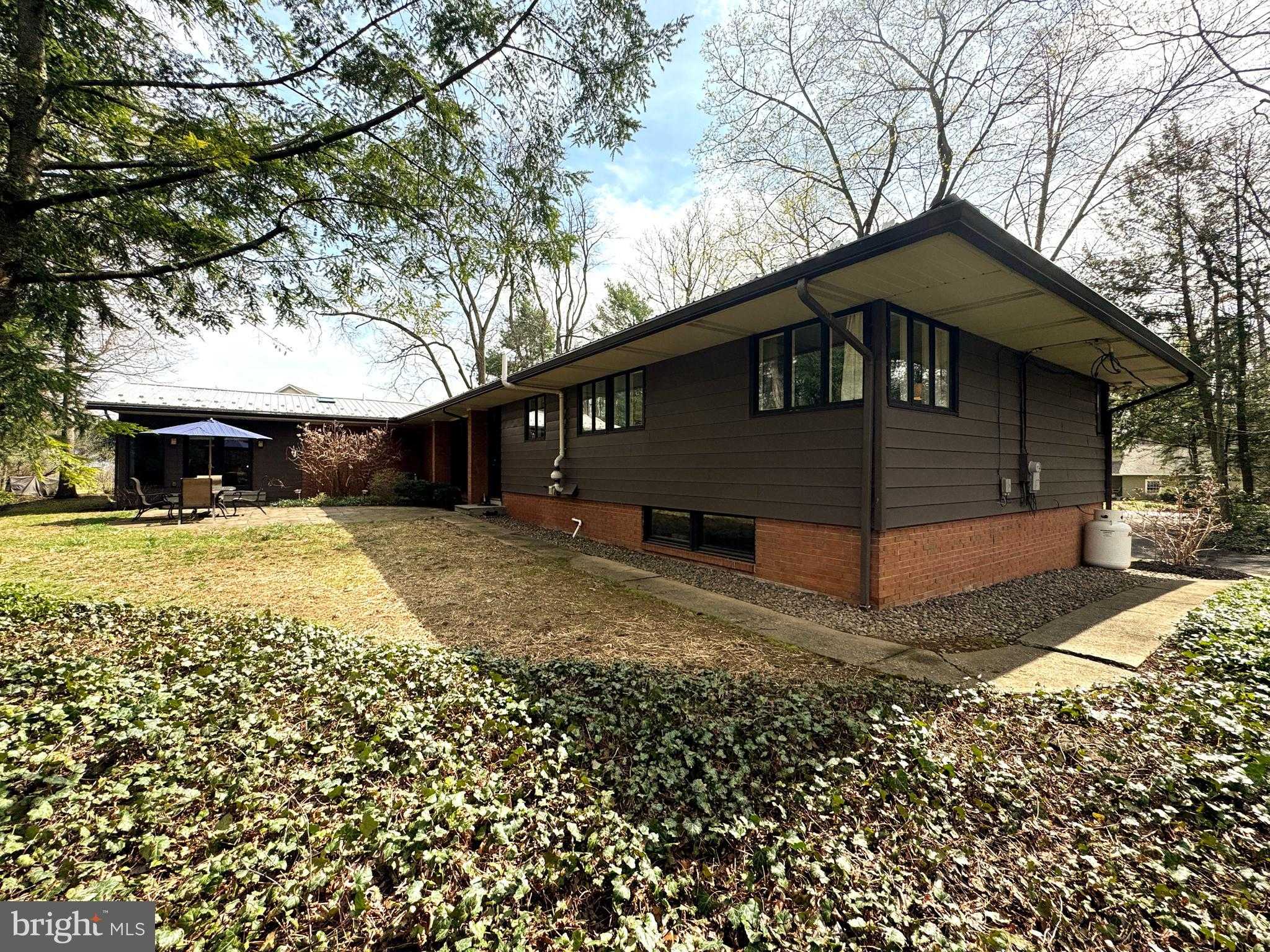 219 Ronan Dr photo 68