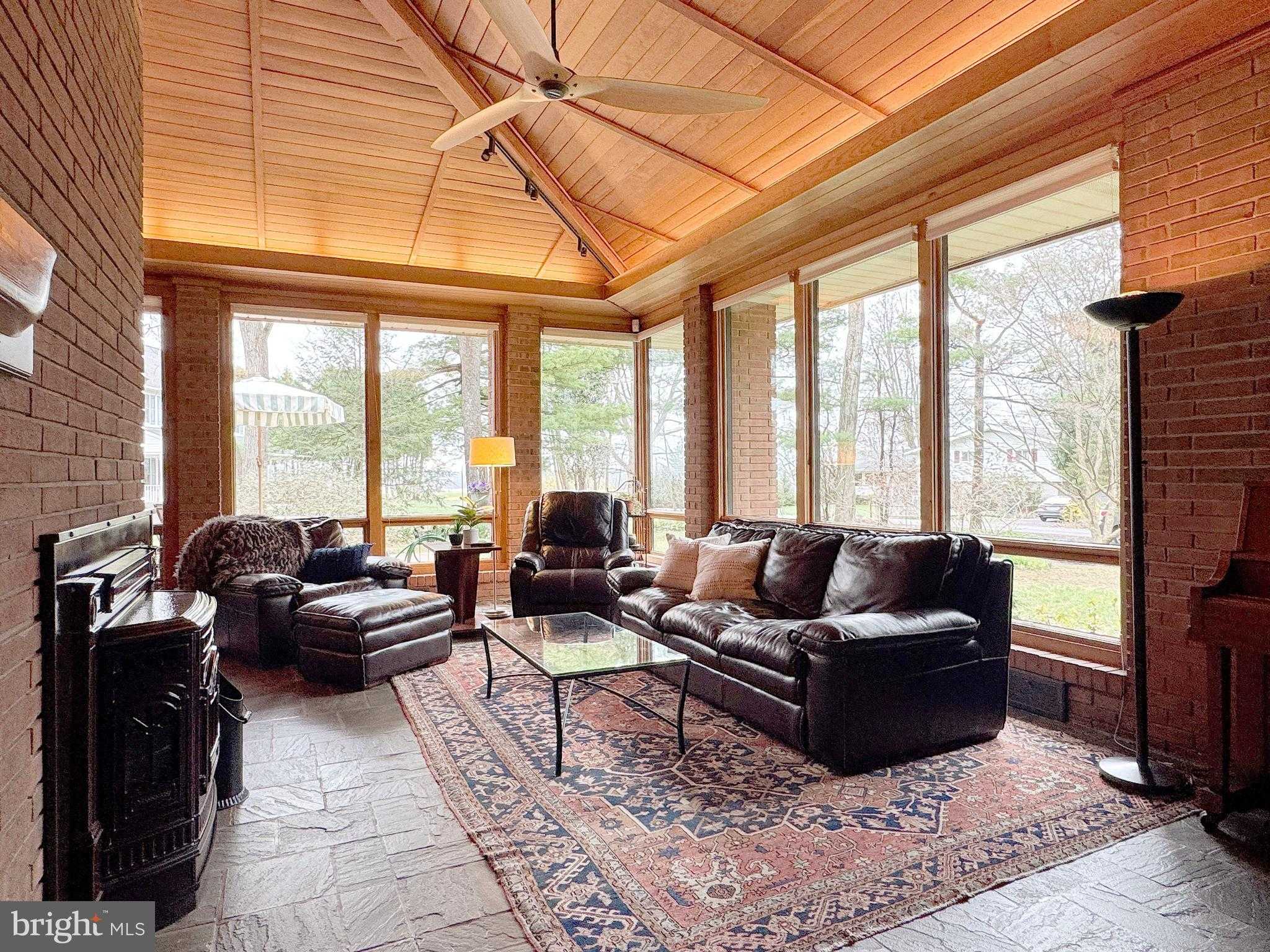 219 Ronan Dr photo 8