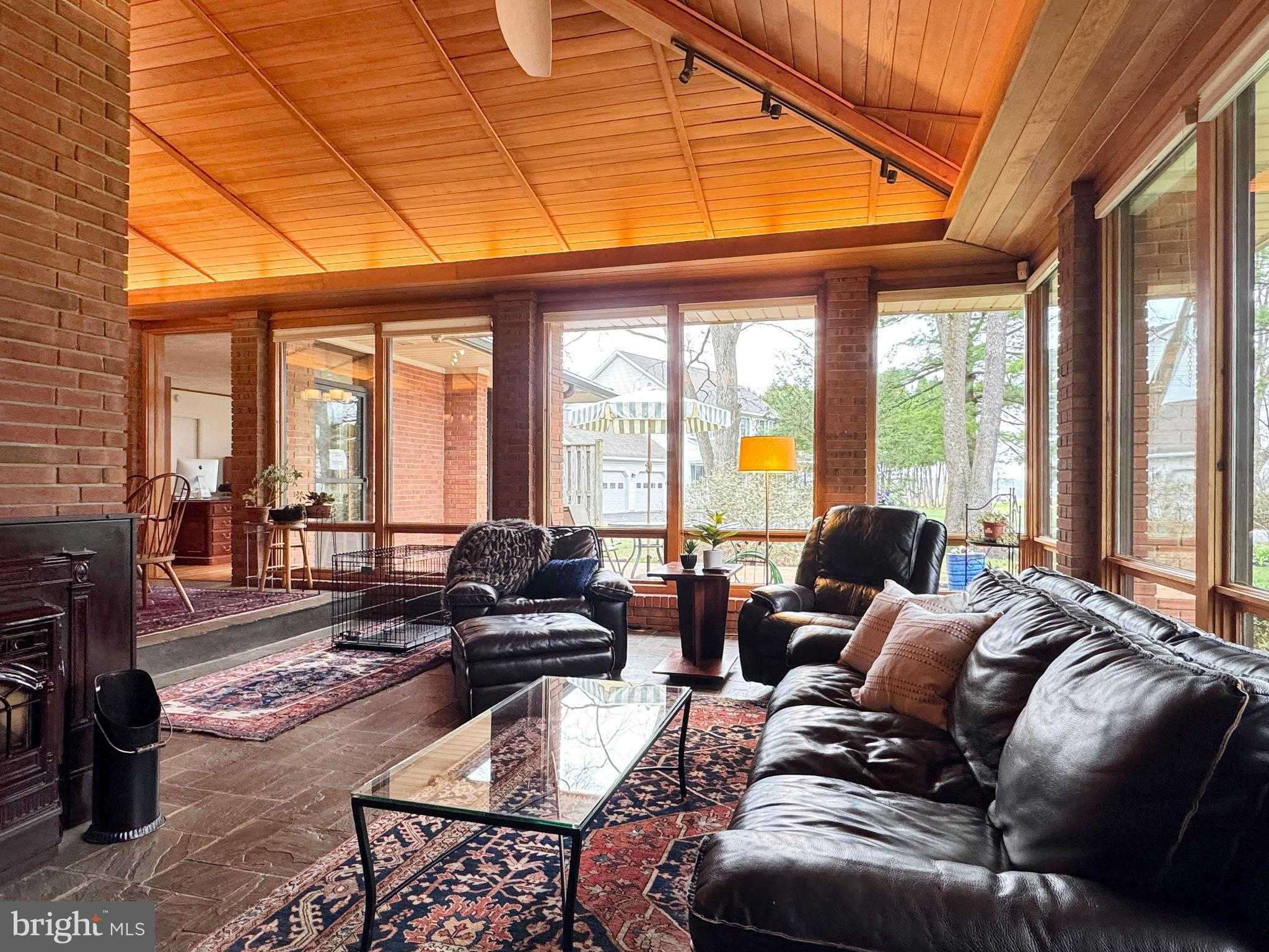 219 Ronan Dr photo 9