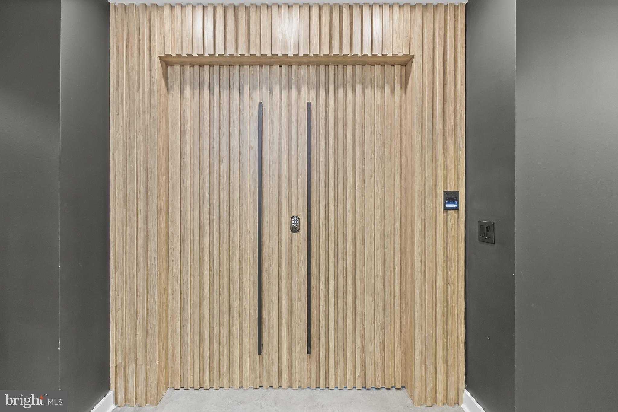 901 N Penn St photo 4