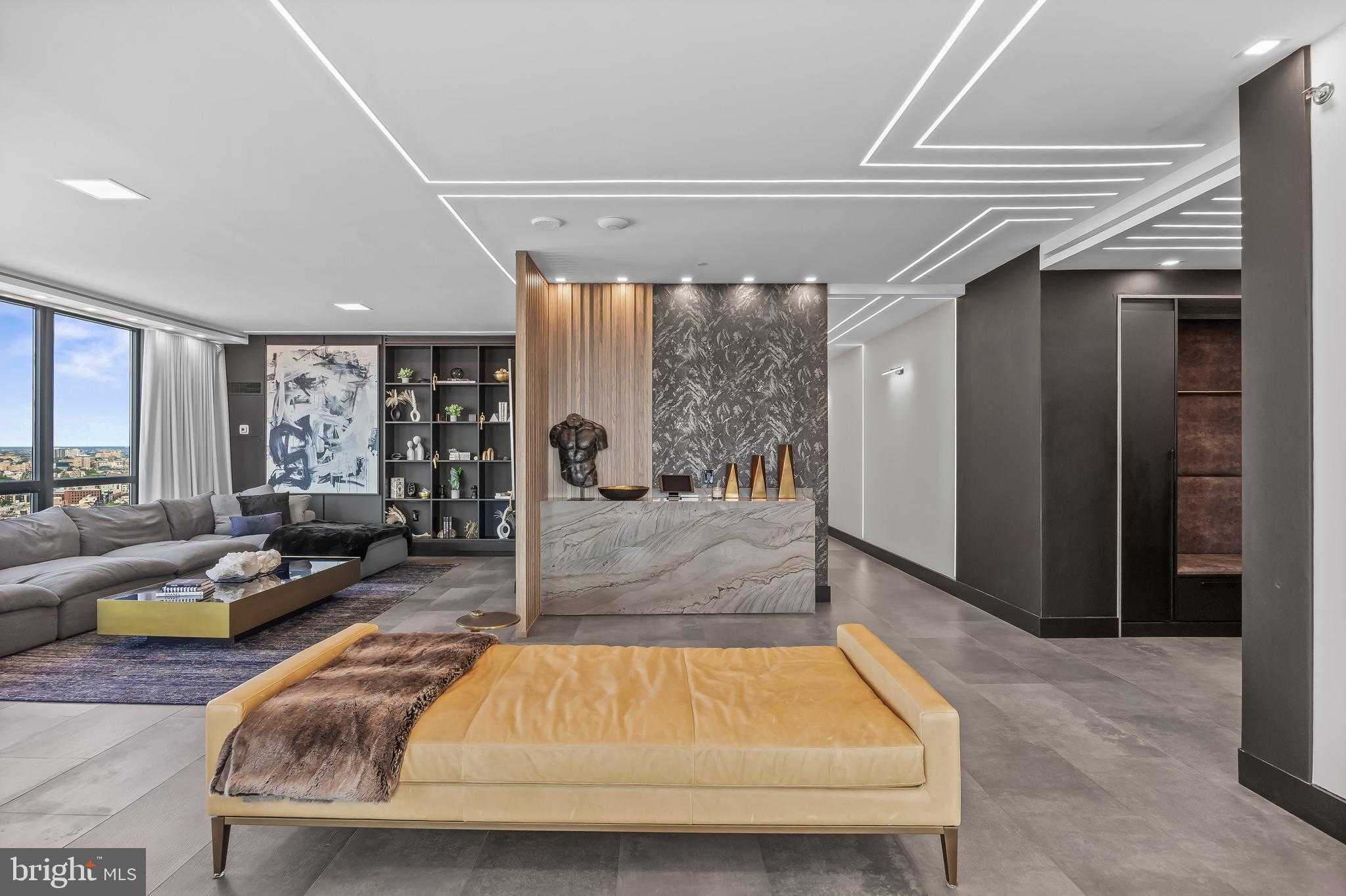 901 N Penn St photo 9