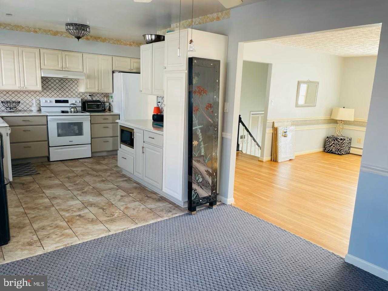 6809 Glenwood CT photo 27