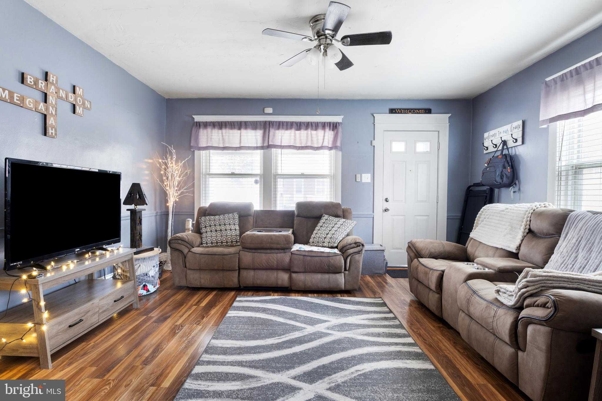 39 S Sumner St photo 4