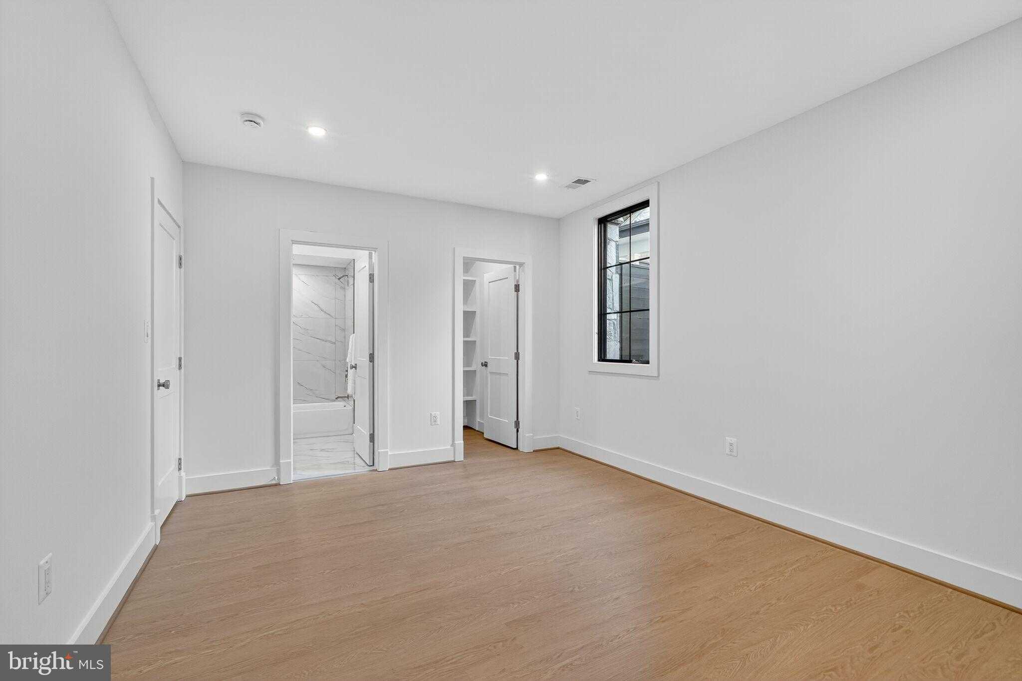 1730 Barbee St photo 67