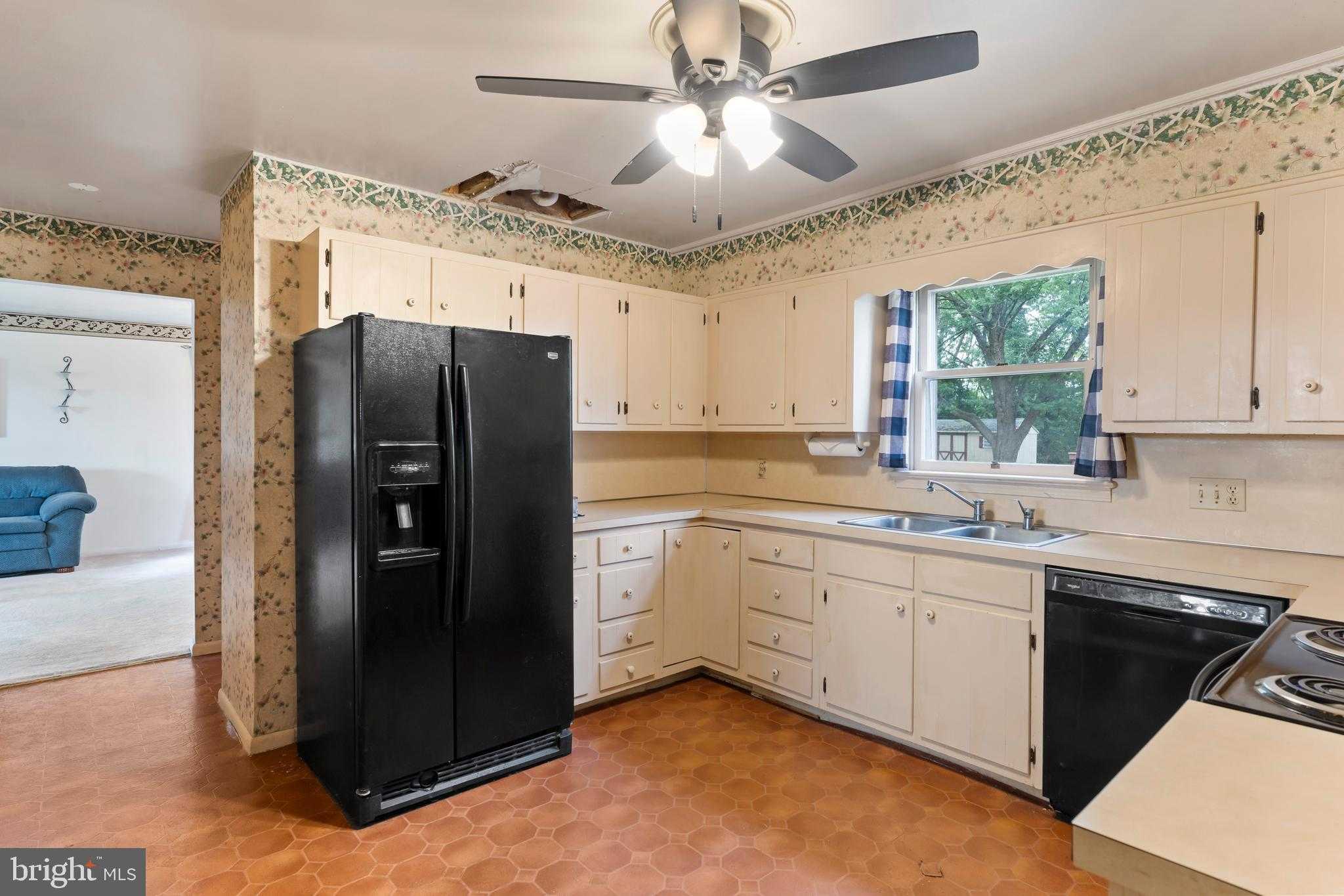 335 Wolfs Bridge Rd photo 12