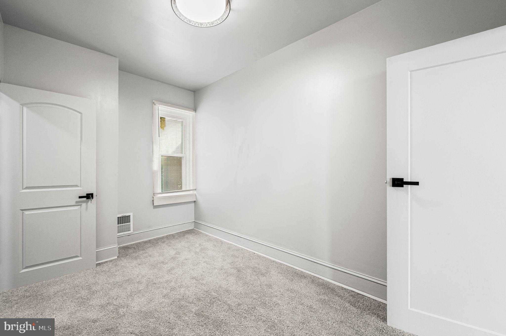 1232 W Sergeant St photo 18