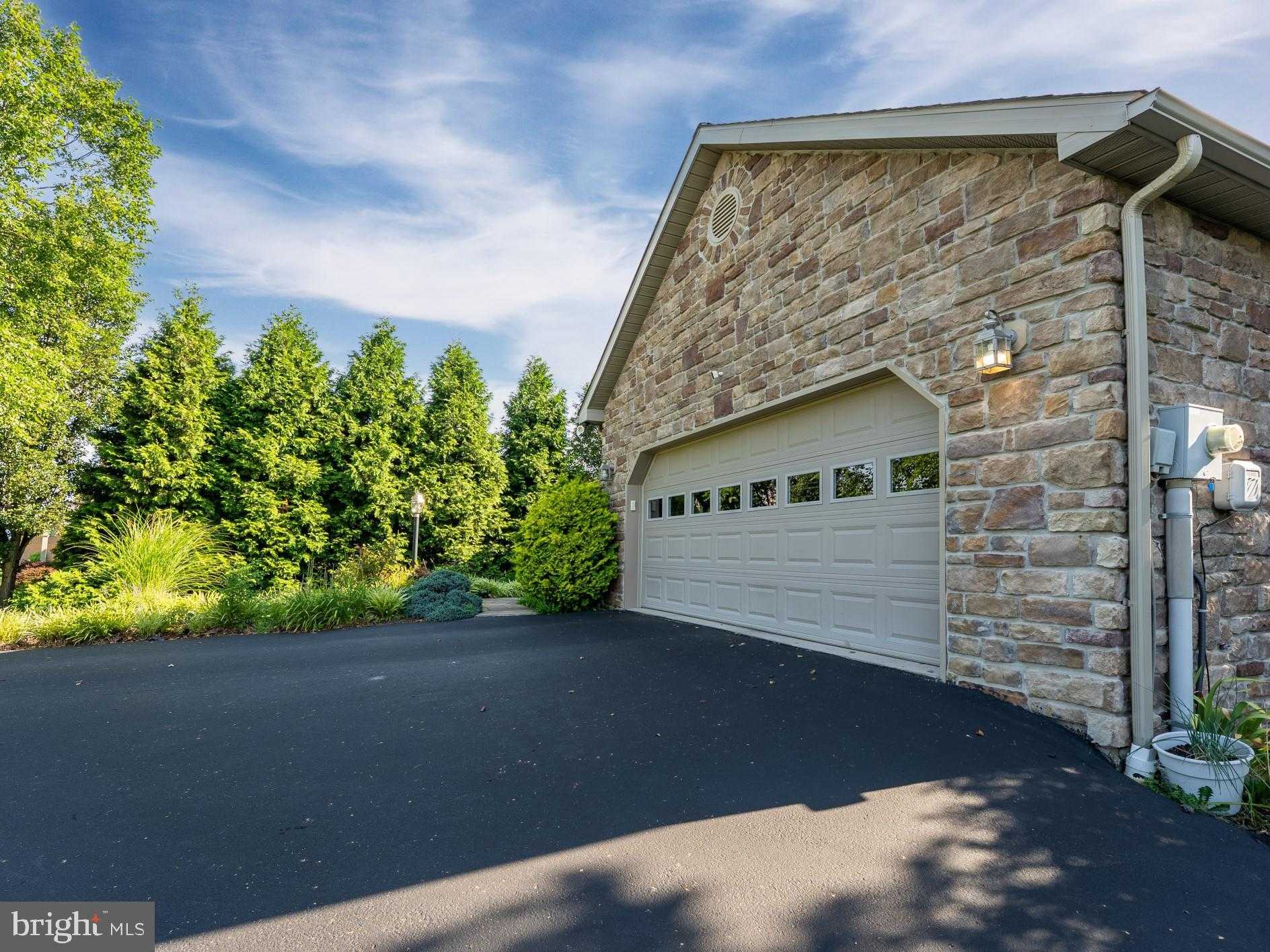 1458 Highfield CT photo 28