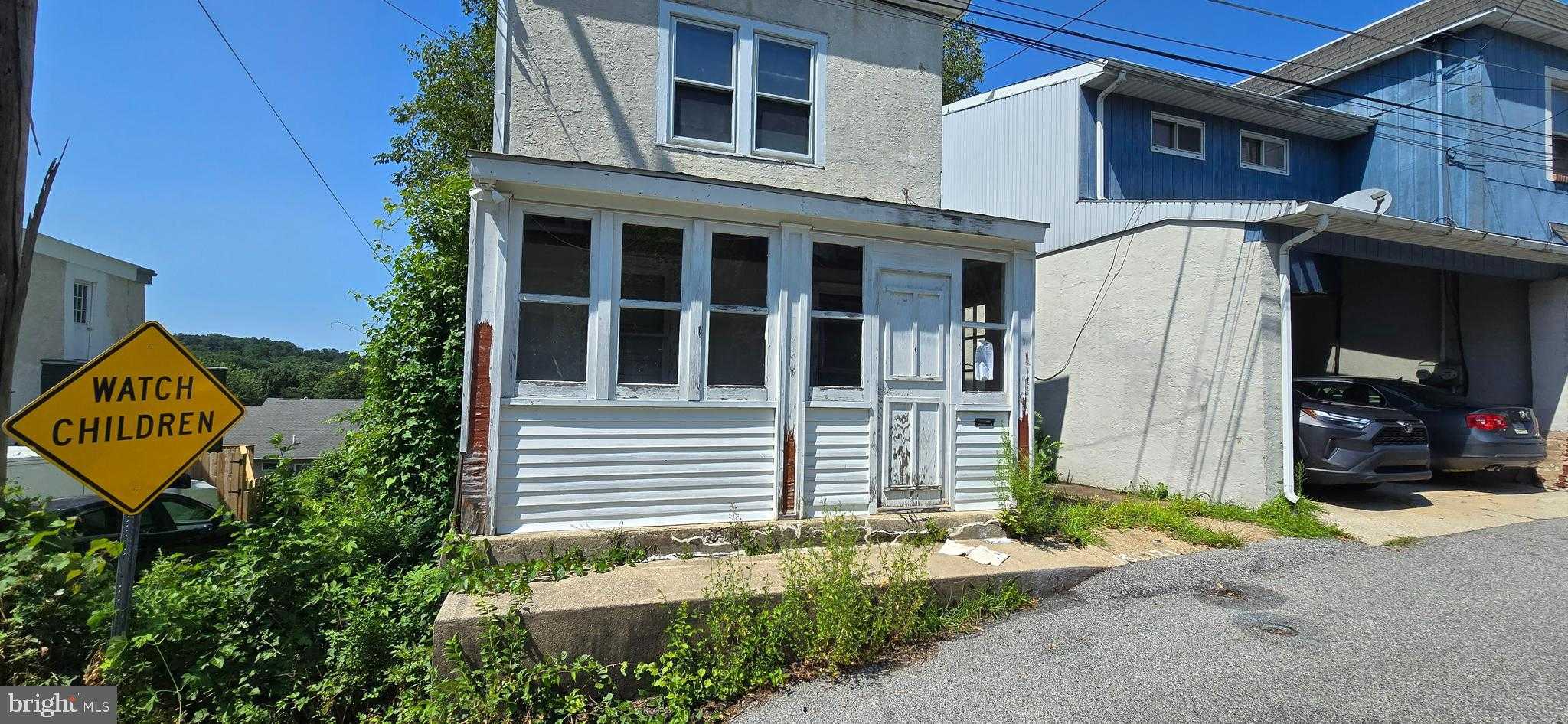 205 Ebenezer Ave photo 2