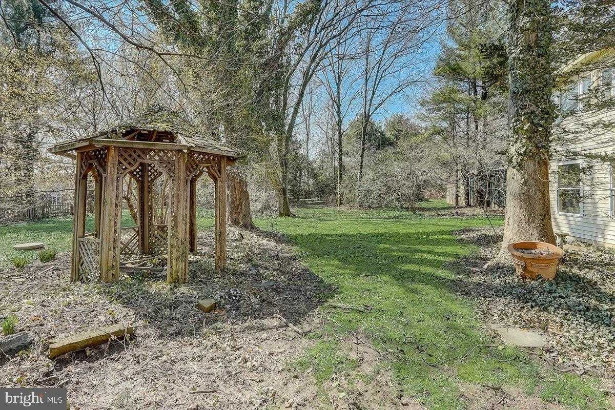 1525 Limekiln Pike photo 31