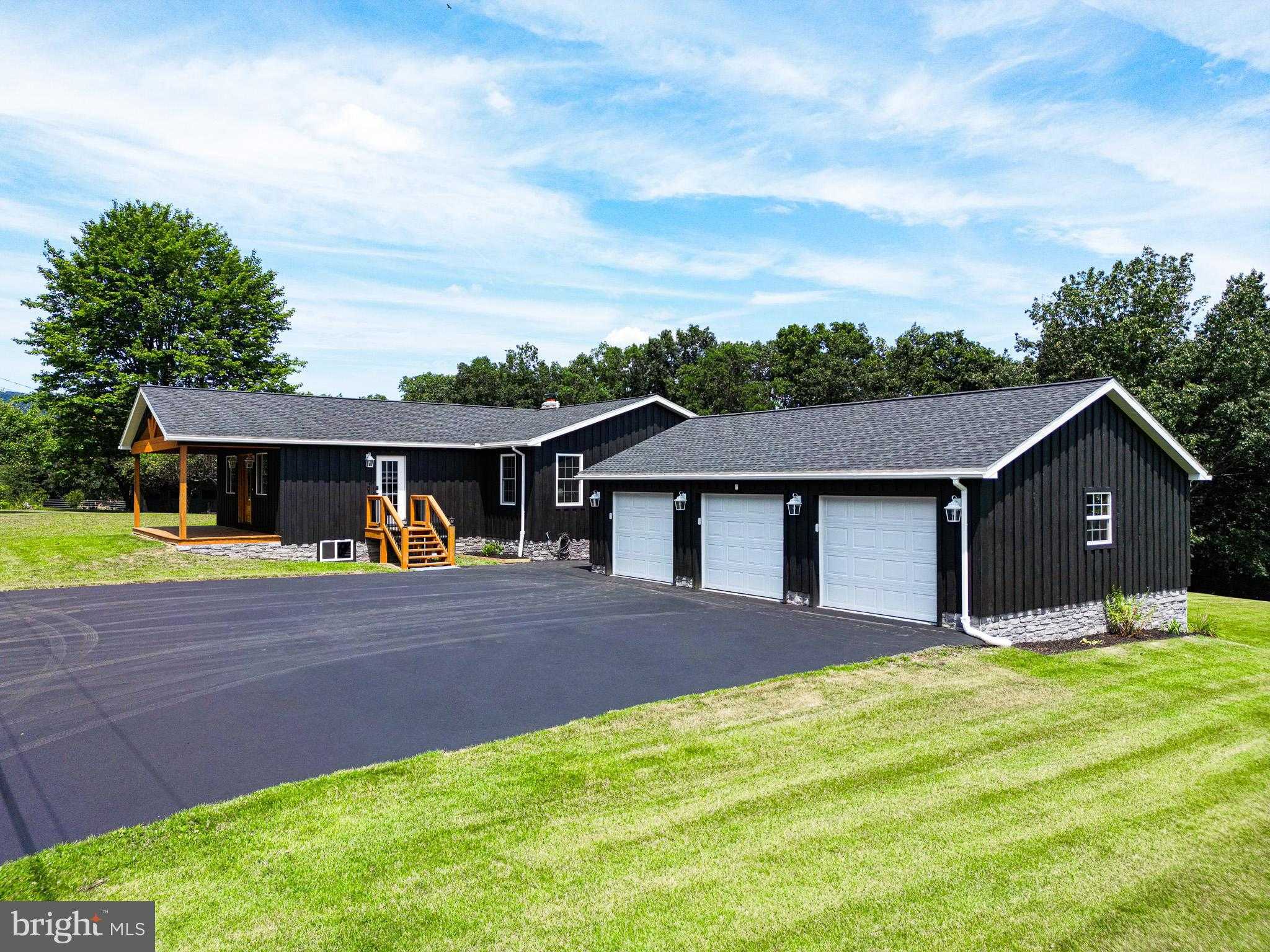 275 N Middleton Rd photo 3