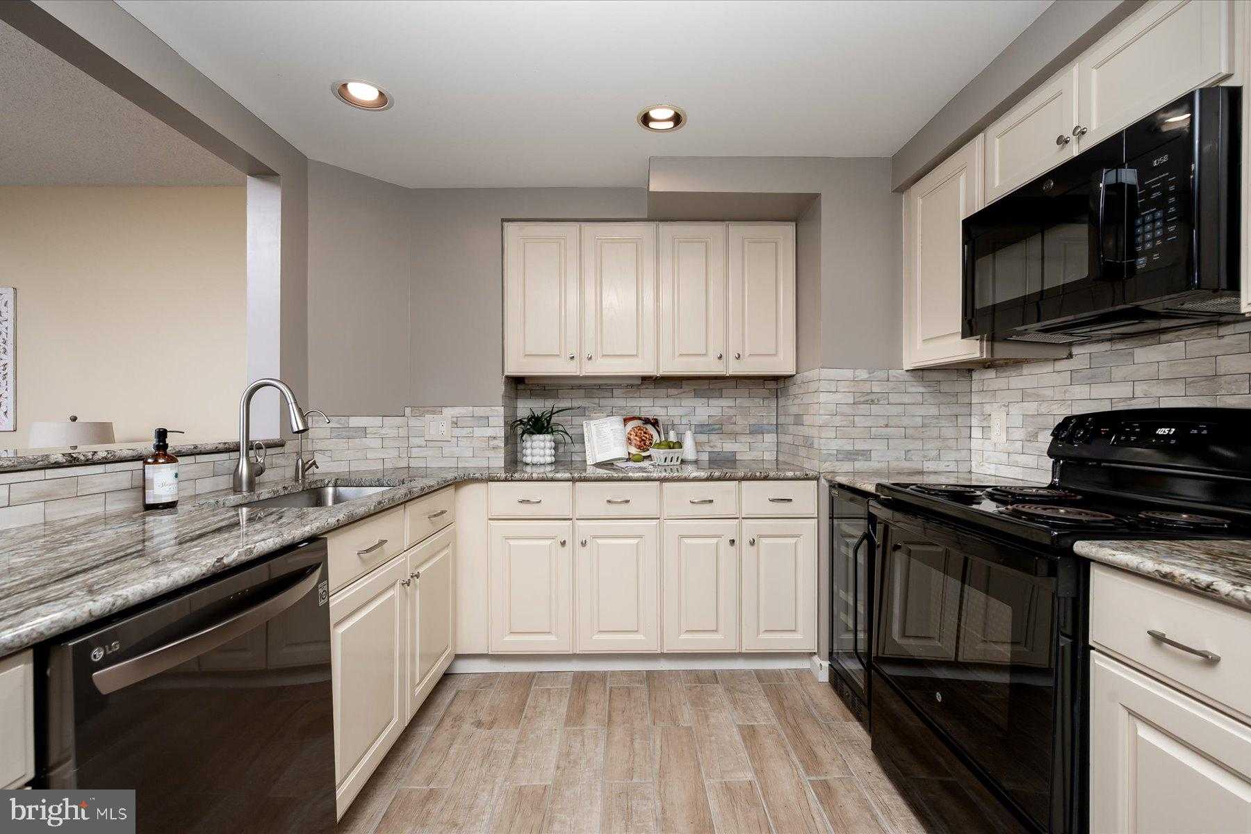 930 Astern Way Unit 405 photo 5