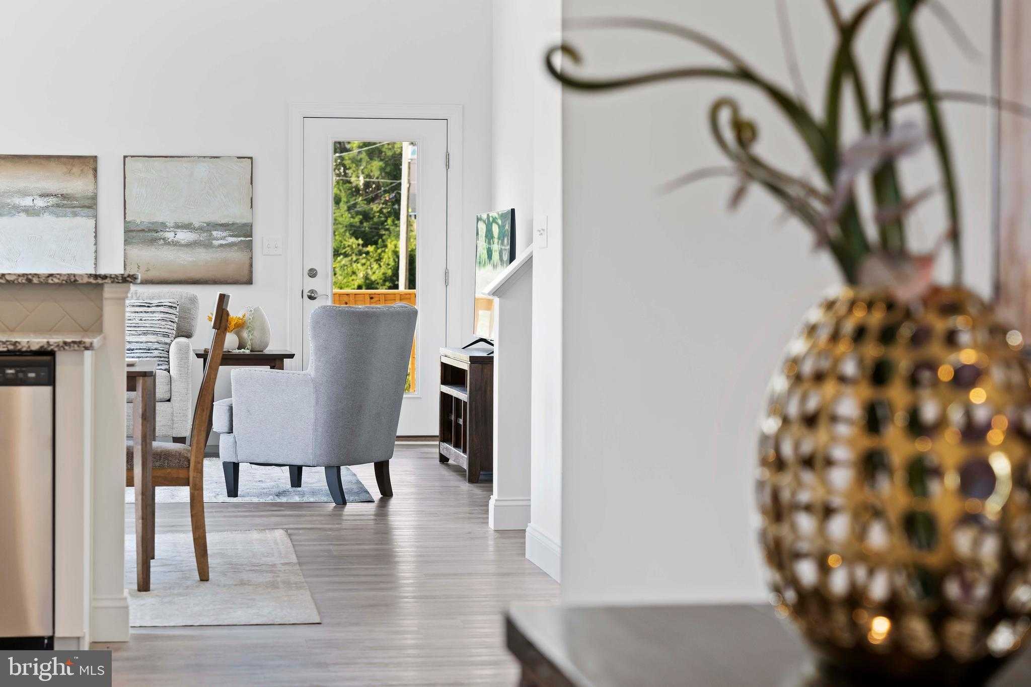 651 Brittany Dr photo 4