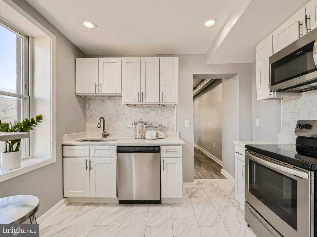 1402 Carroll St photo 7