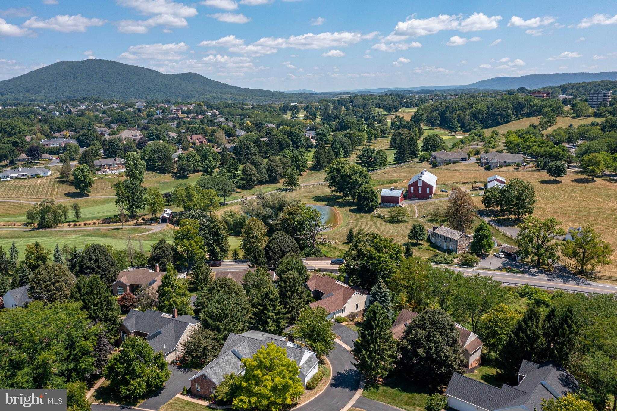 128 Colonial CT photo 38