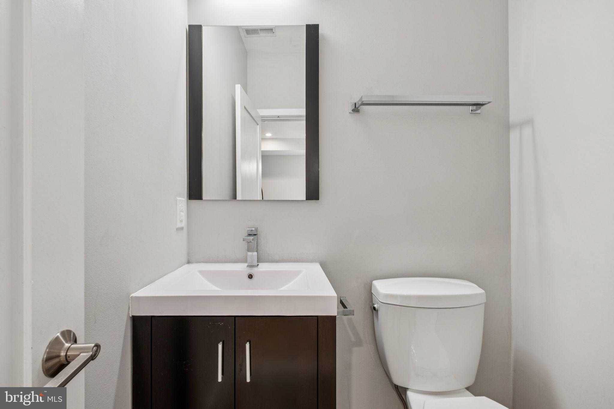 922 N 17th St # 26 photo 7