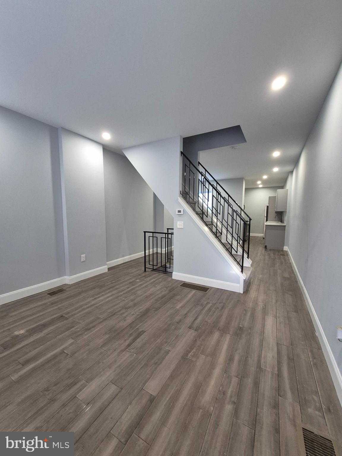 3137 Tilton St photo 2