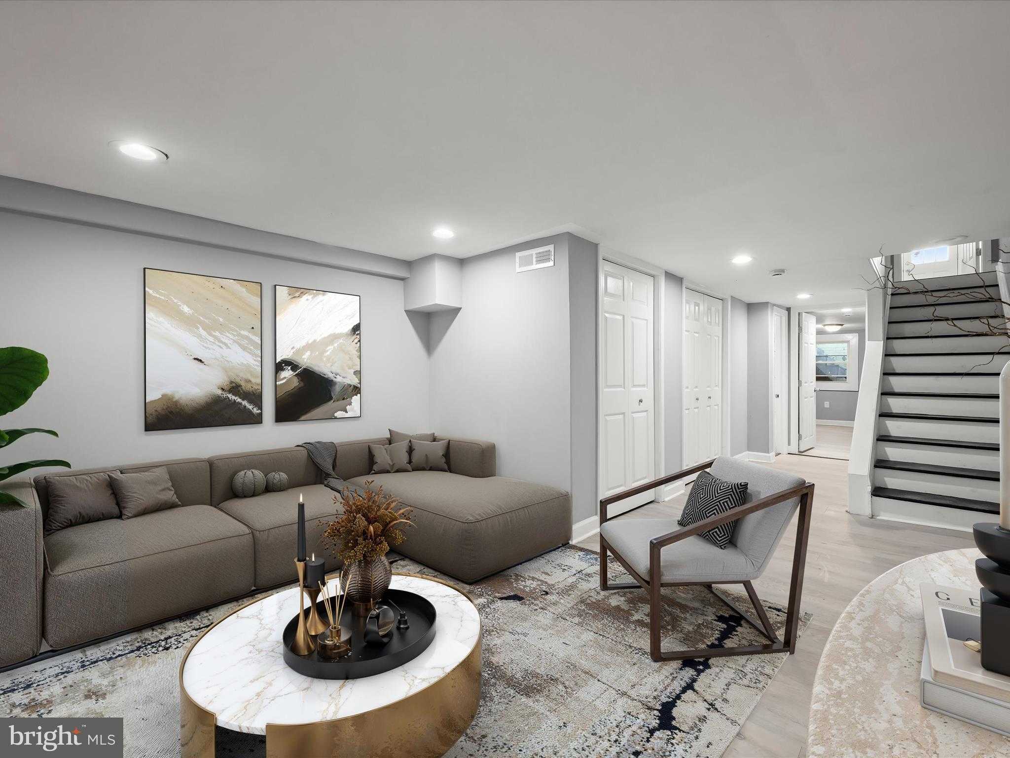 405 S Newkirk St photo 4