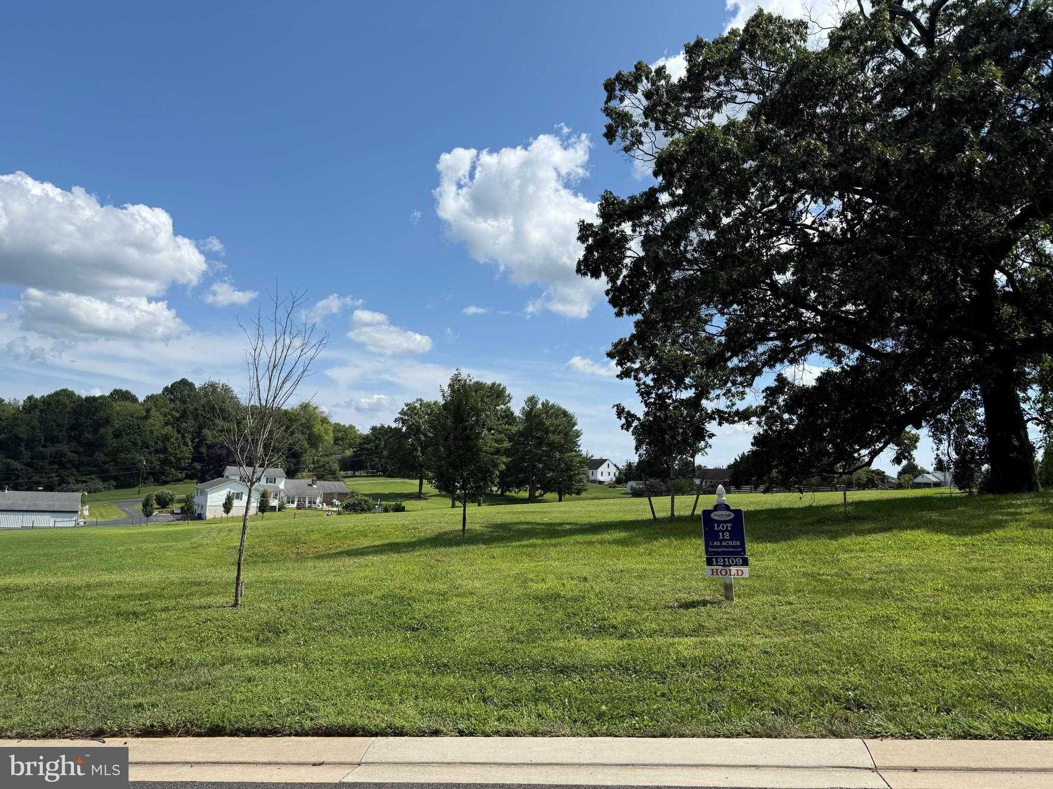 12109 Cecilia CT photo 2